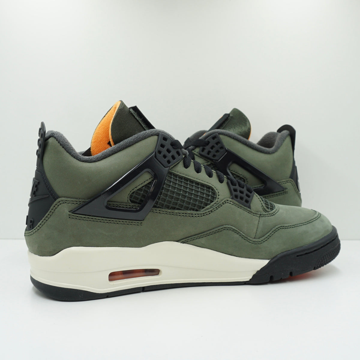 Jordan 4 Retro OG SP Undefeated (2025)