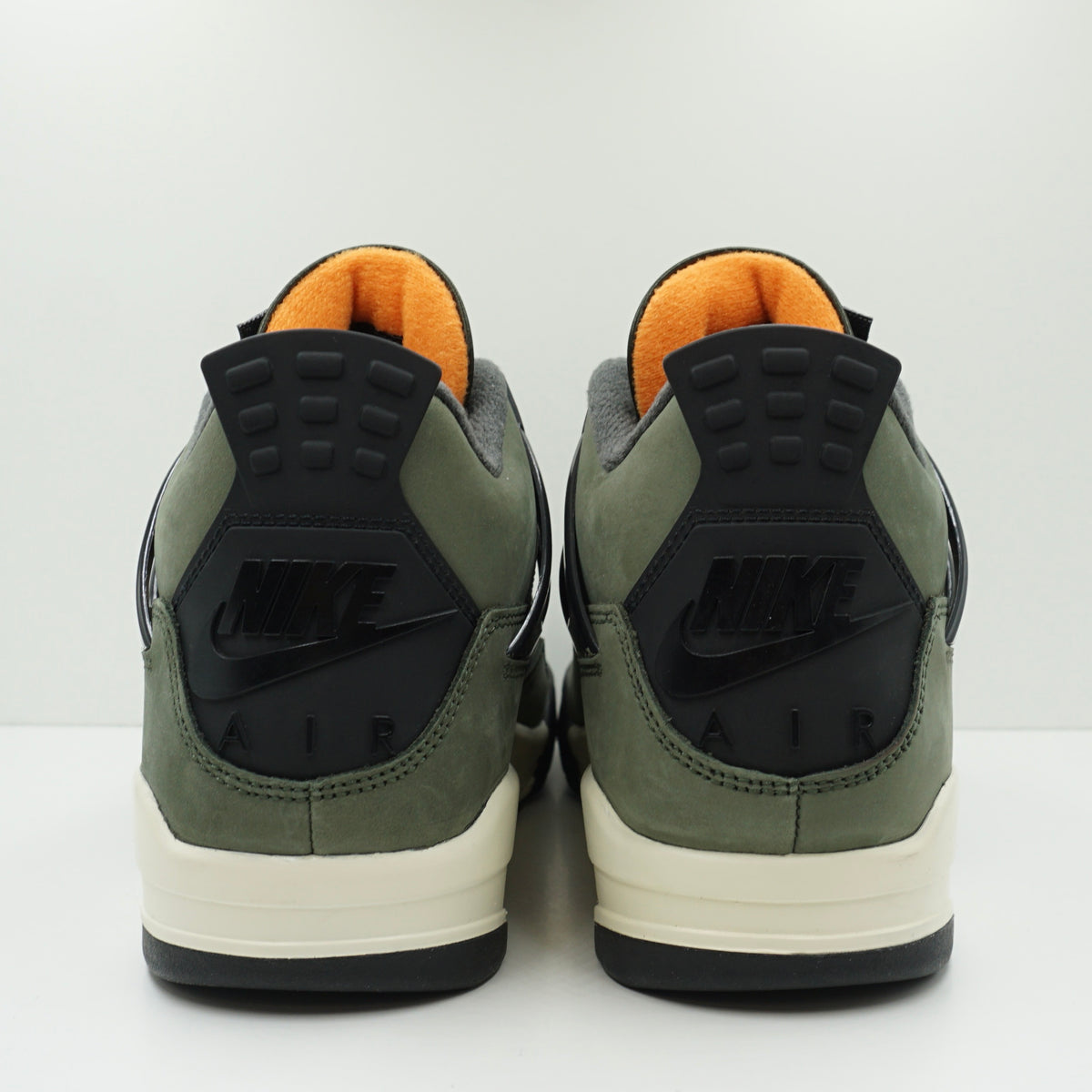 Jordan 4 Retro OG SP Undefeated (2025)