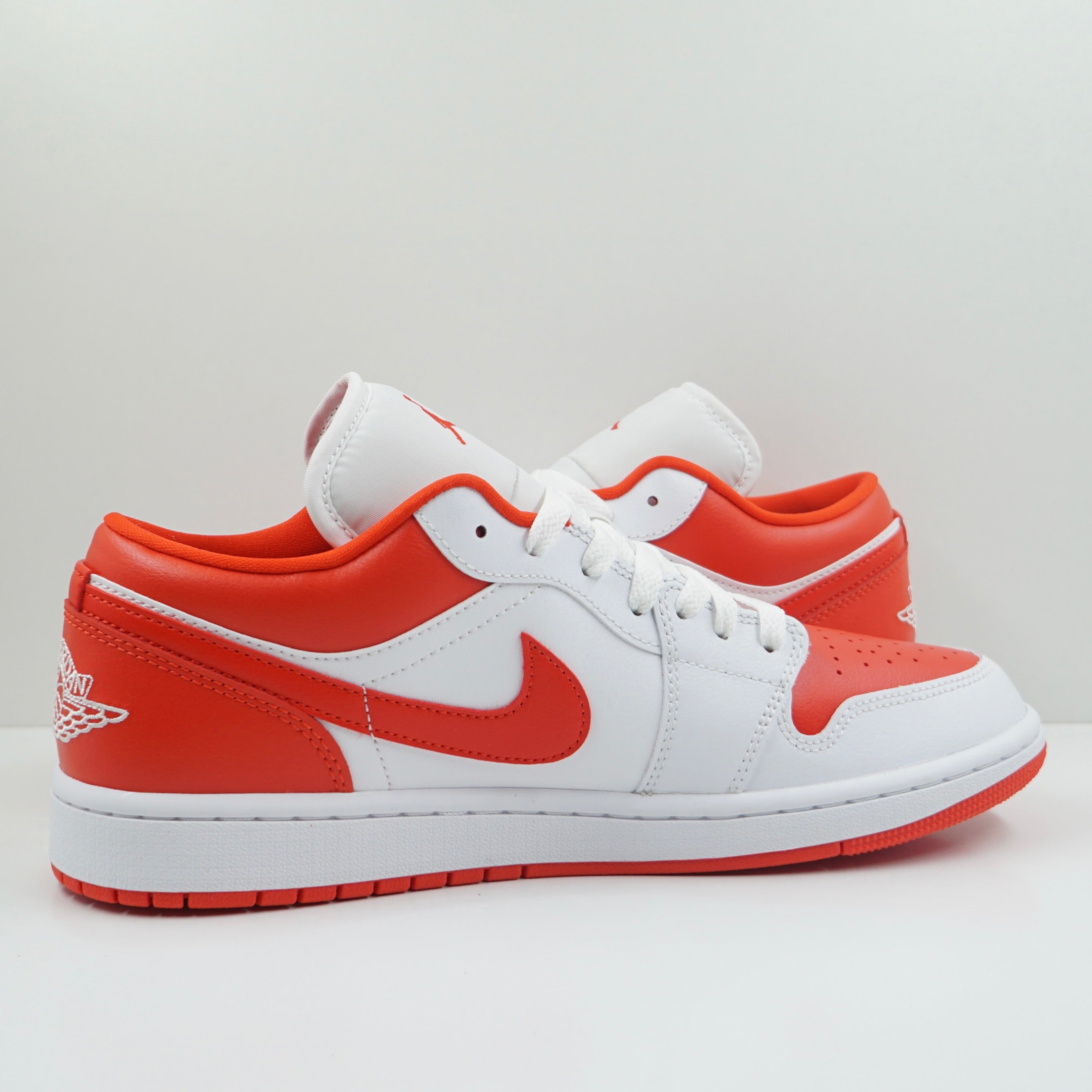 Jordan 1 Low White Chile Red (W)