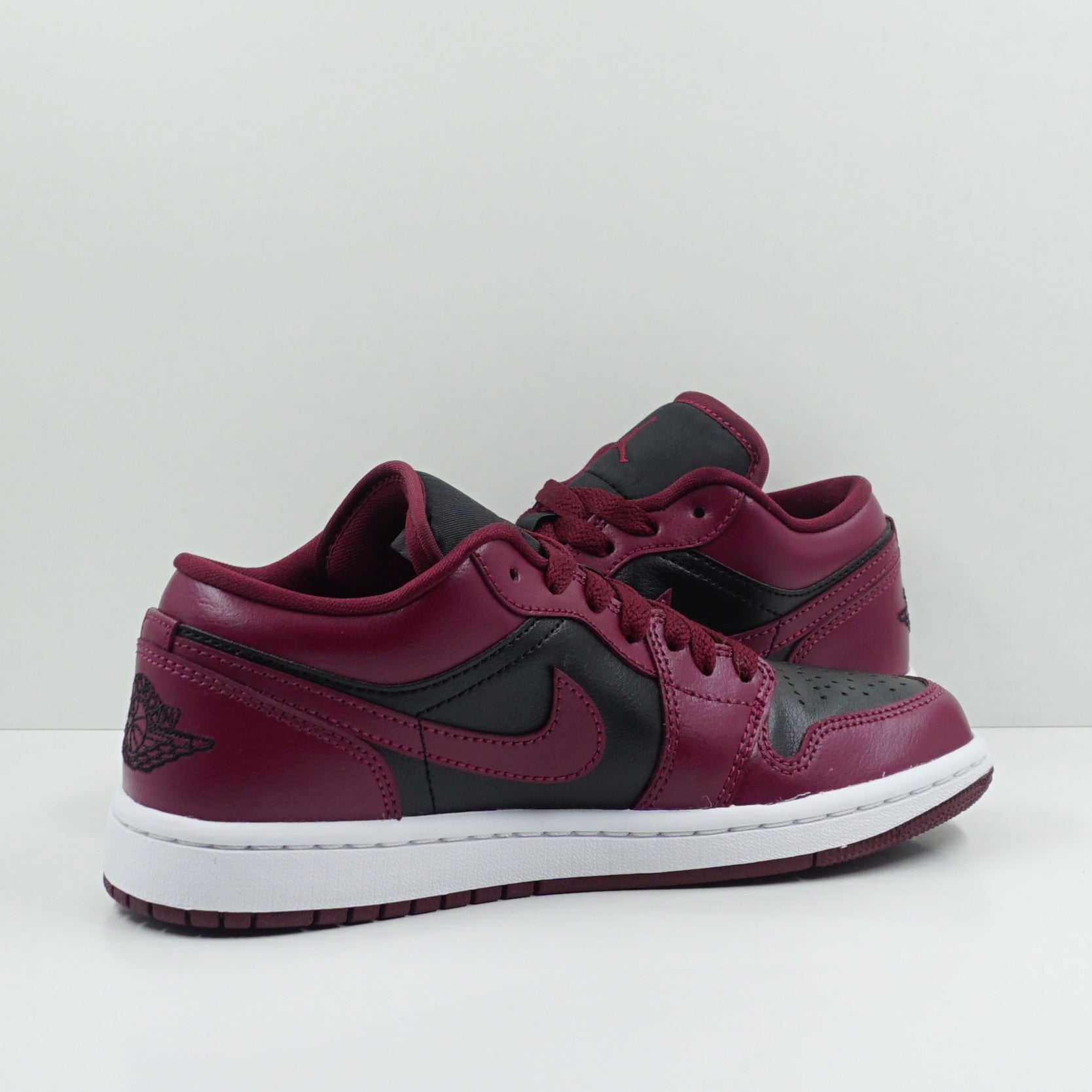 Jordan 1 Low Black Dark Beetroot (W)