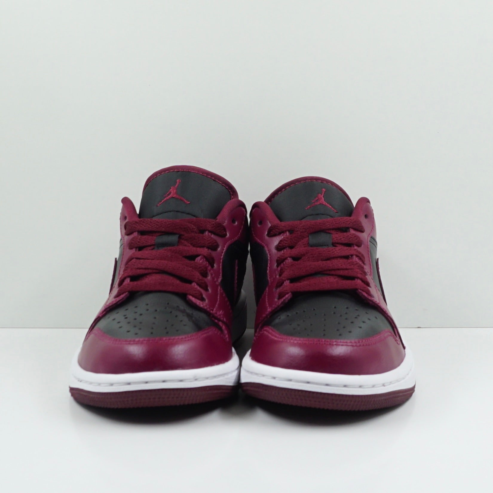 Jordan 1 Low Black Dark Beetroot (W)