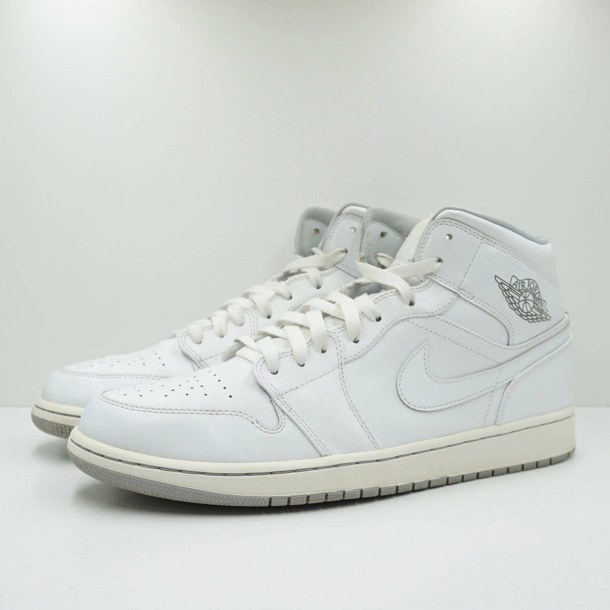 Jordan 1 Mid White Wolf Grey (2016)