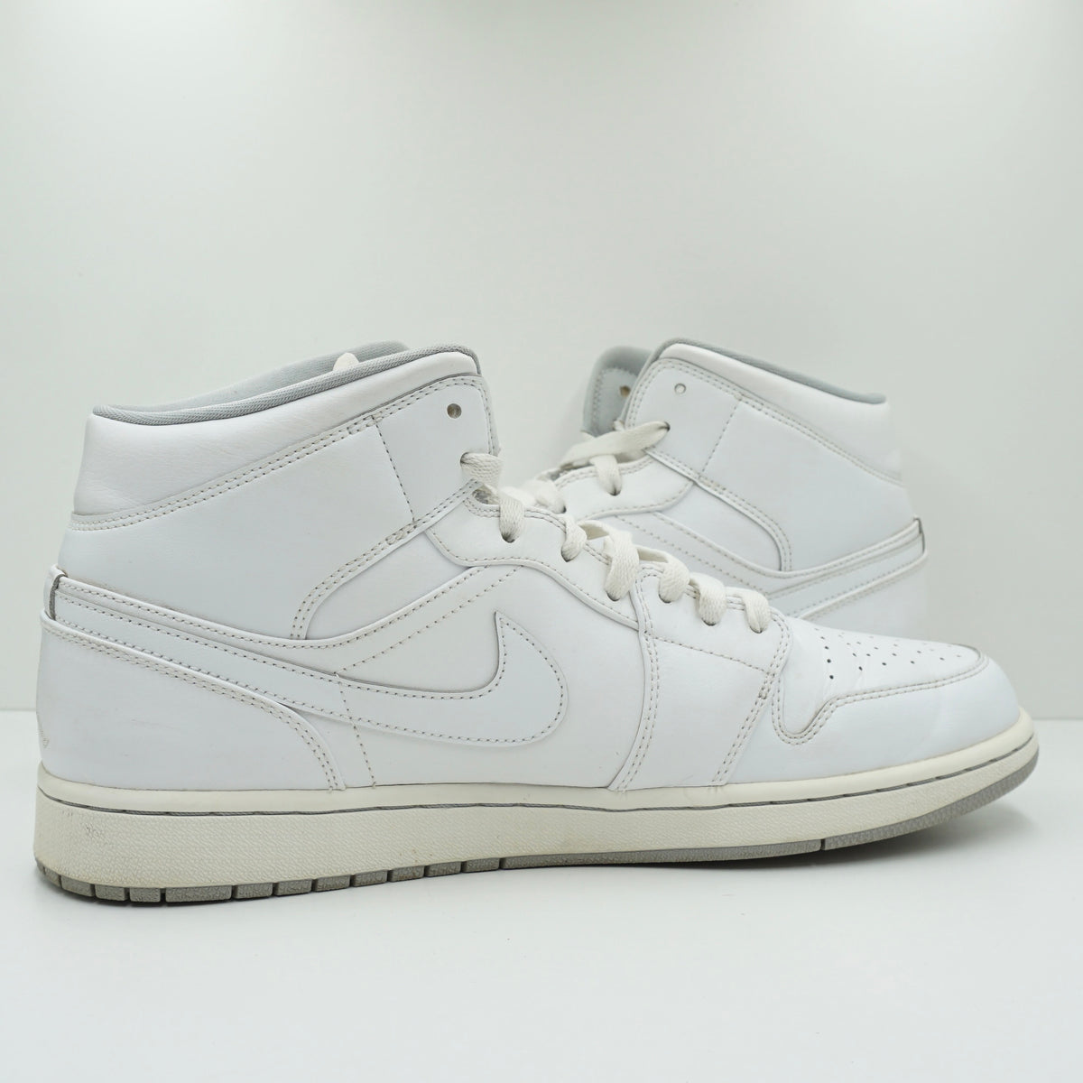 Jordan 1 Mid White Wolf Grey (2016)