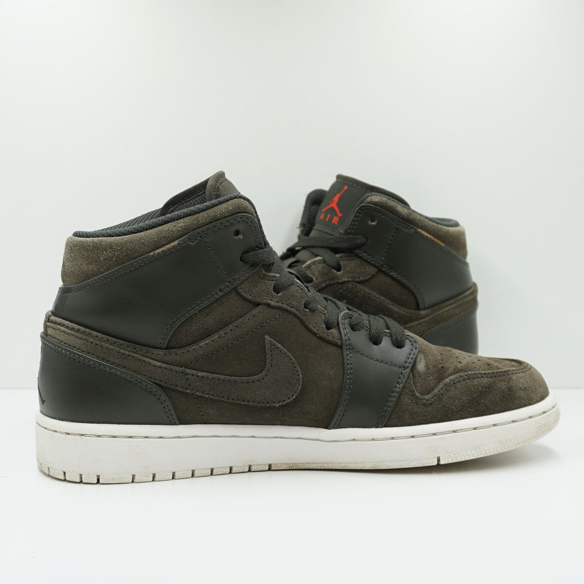 Jordan 1 Retro Mid Sequoia