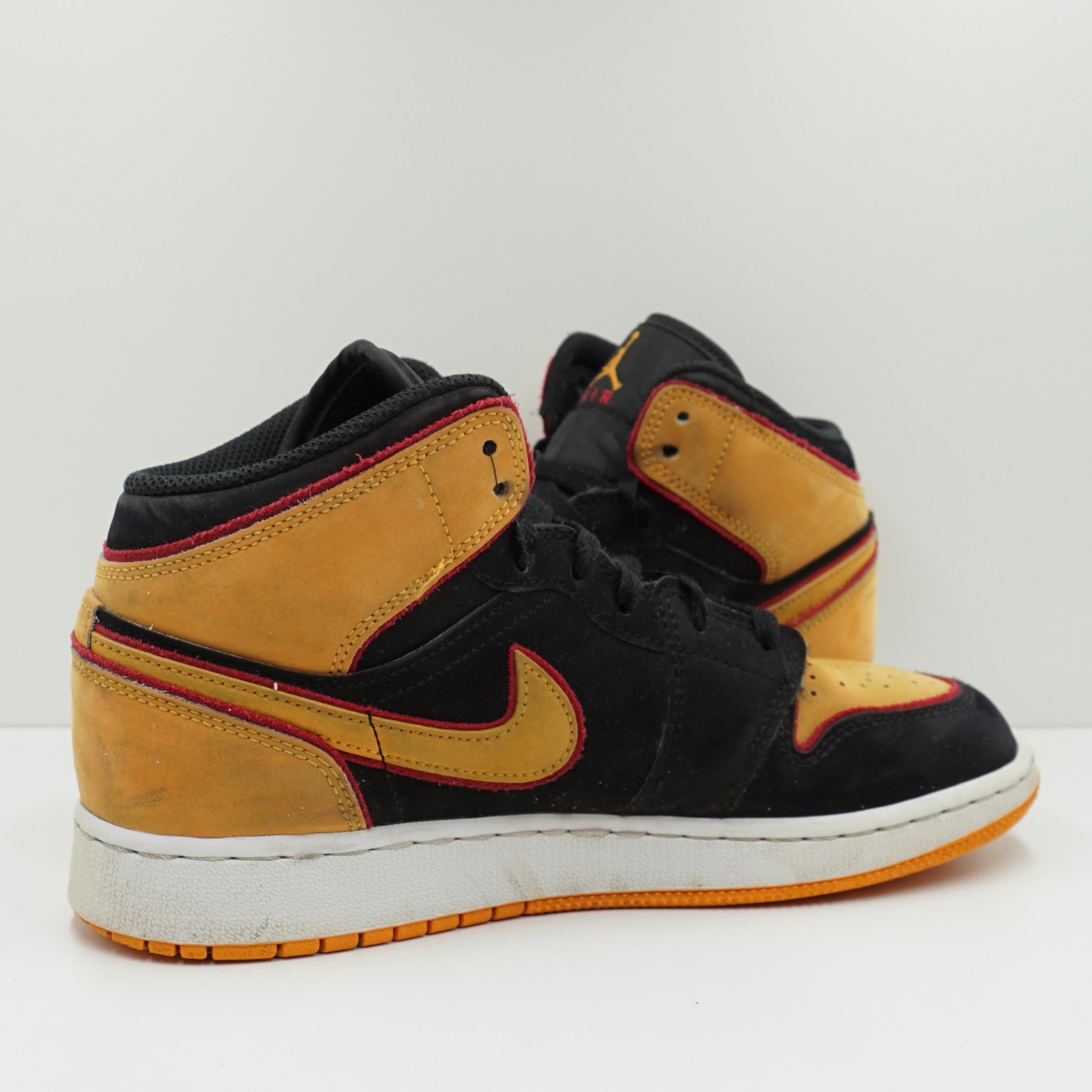 Jordan 1 Mid SE Black Vivid Orange (GS)
