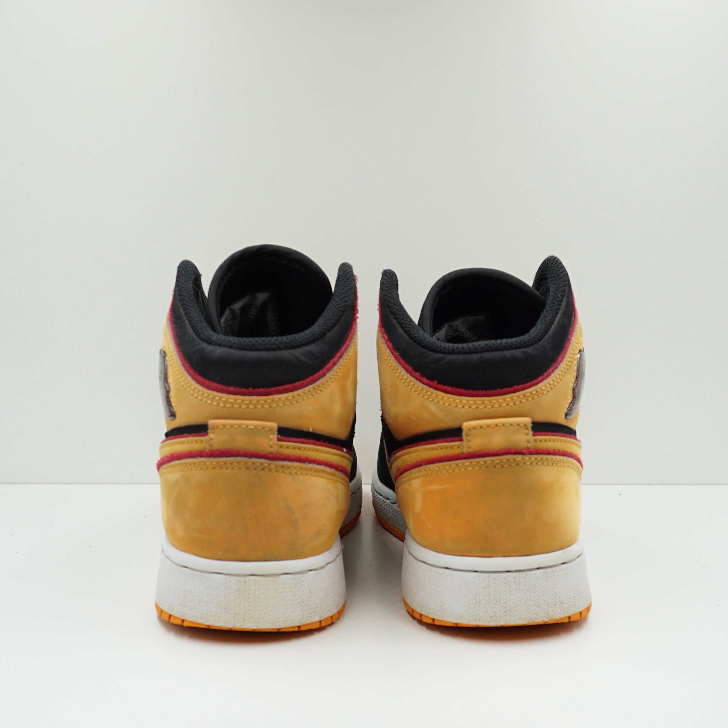 Jordan 1 Mid SE Black Vivid Orange (GS)