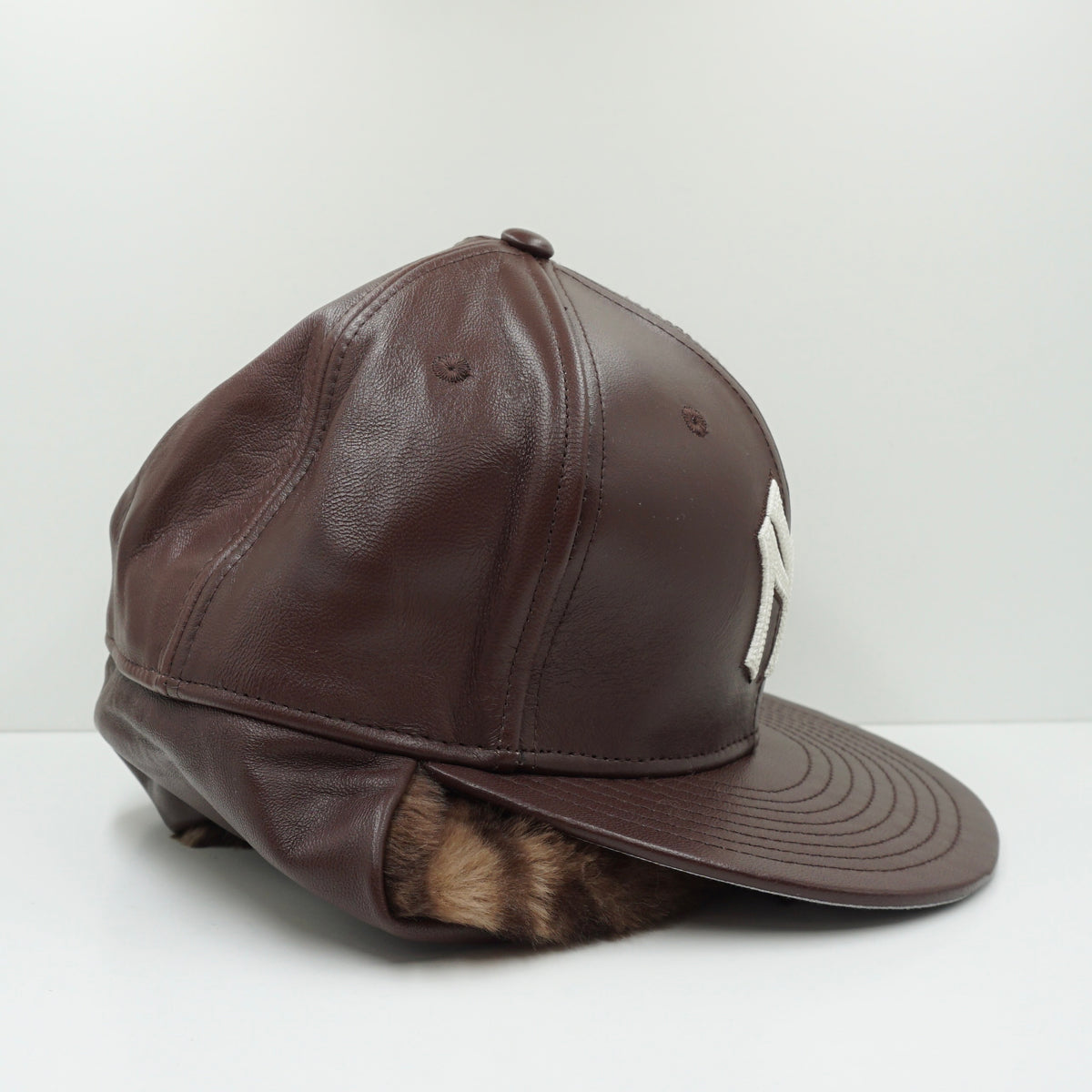 New Era Cooperstown New York Yankees Embroidered Logo Brown Leather Dogear Winter Fitted Cap