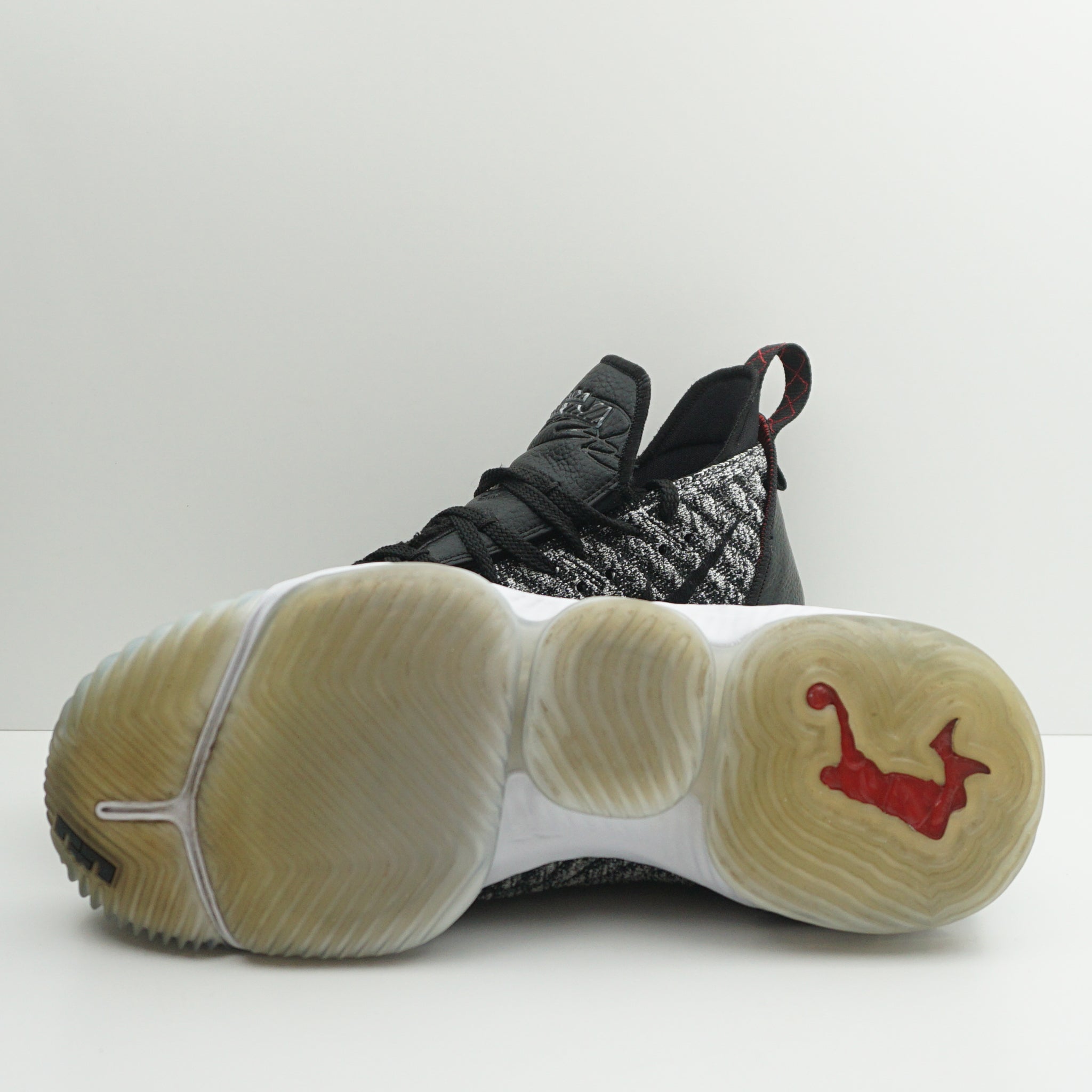 Nike LeBron 16 Black Metallic Silver