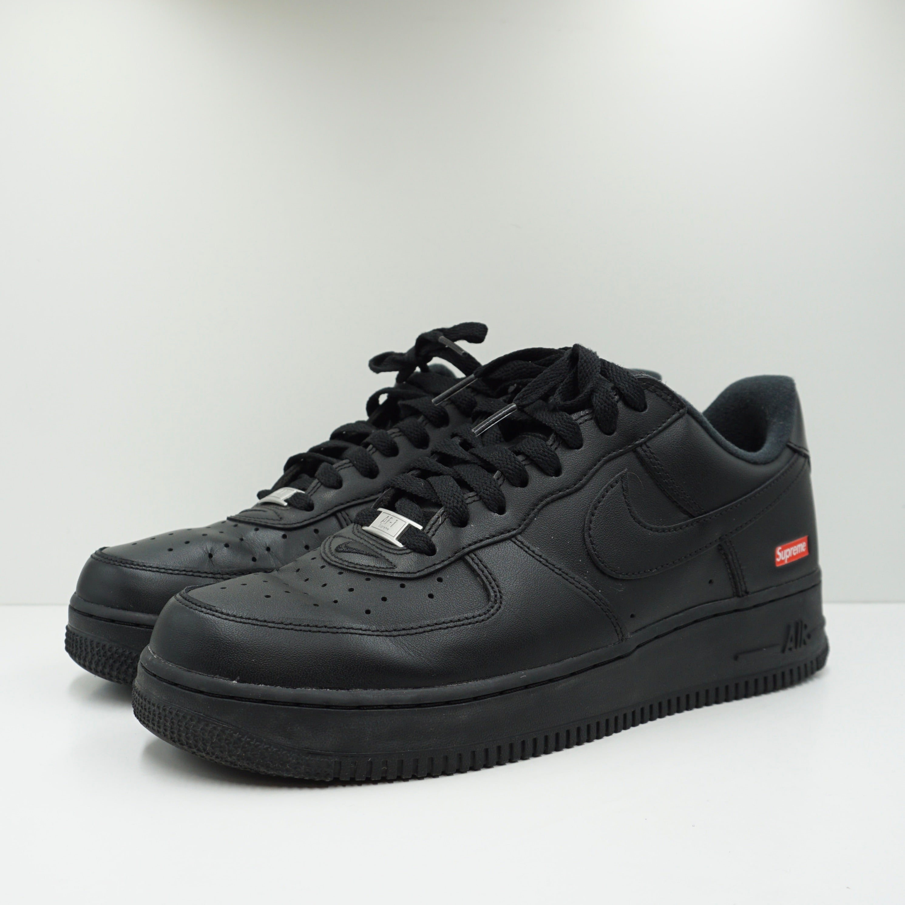 Nike Air Force 1 Low Supreme Black