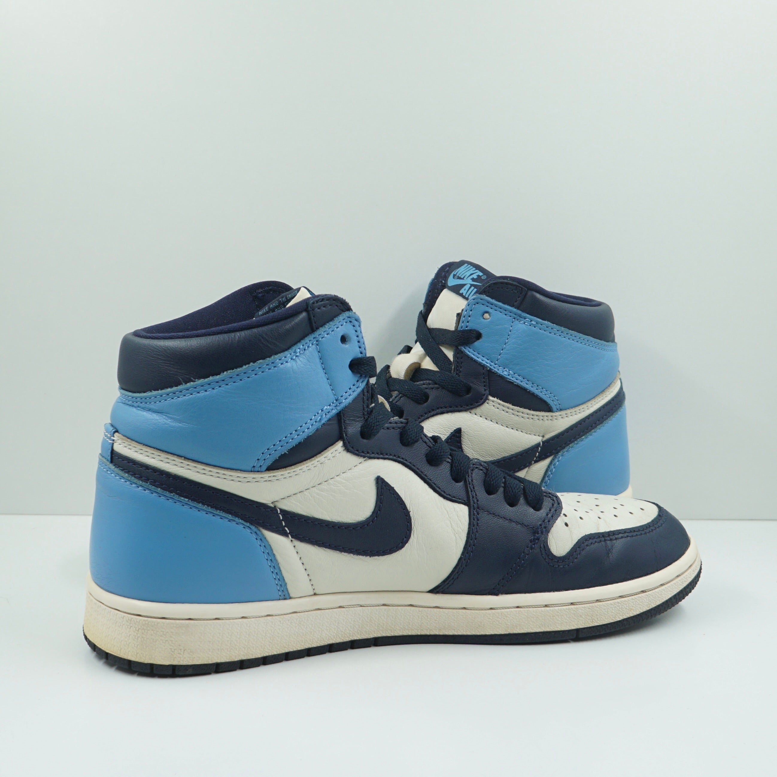 Jordan 1 Retro High Obsidian UNC