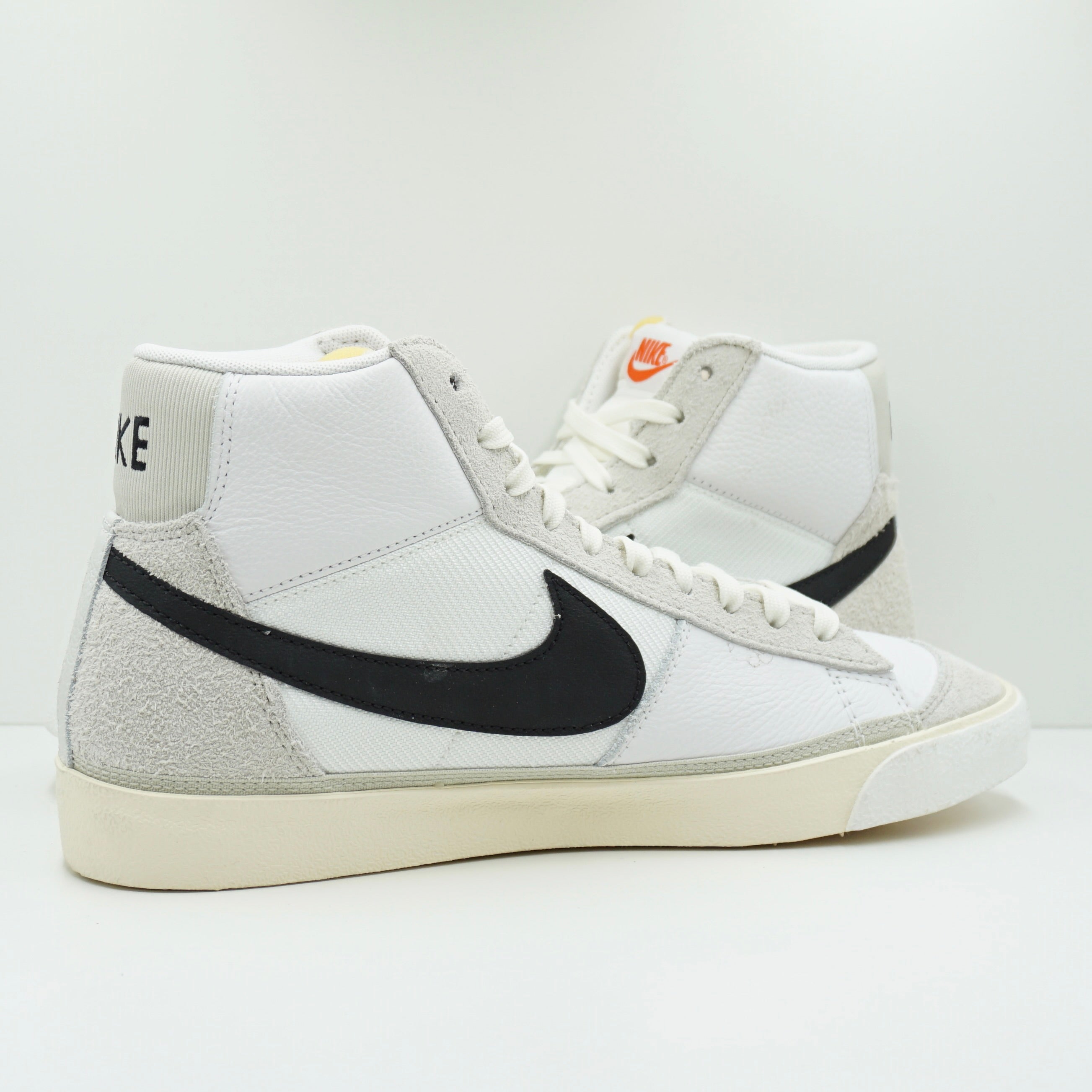 Nike Blazer Mid 77 Remastered White Black