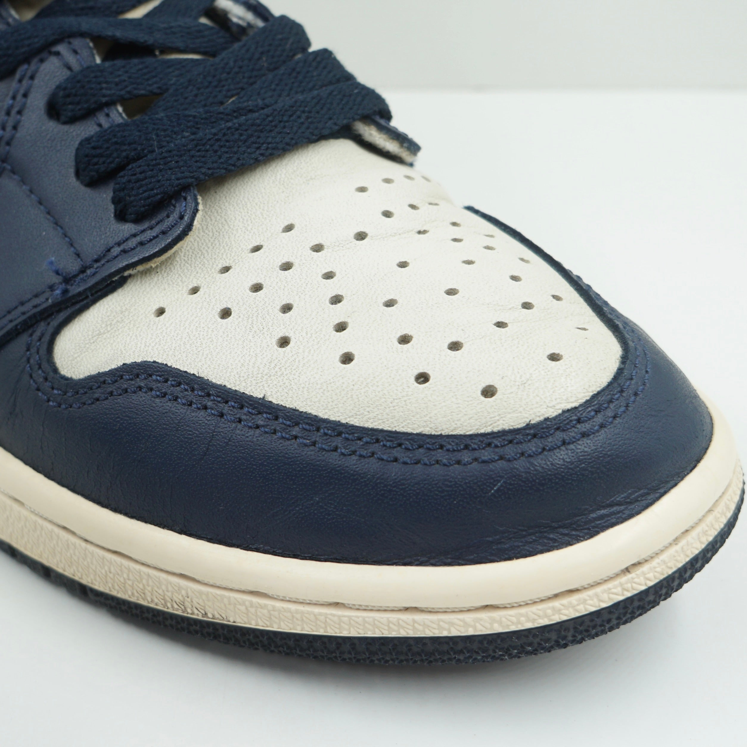Jordan 1 Retro High Obsidian UNC