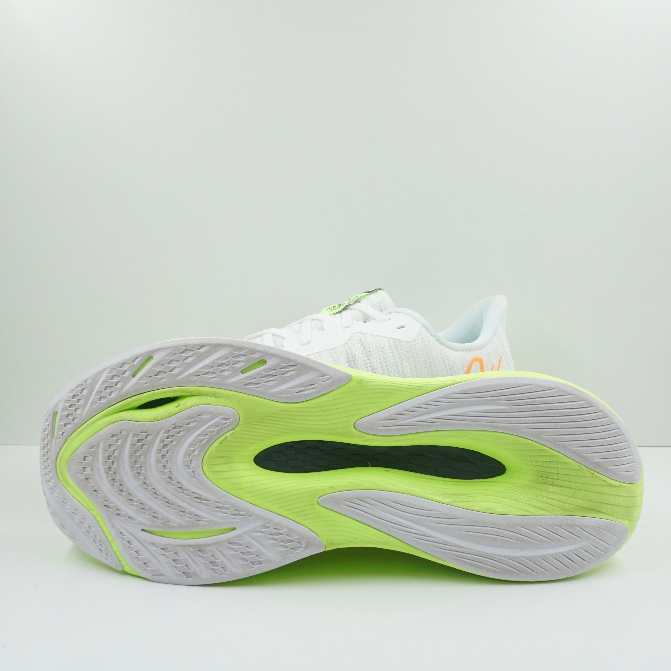 New Balance FuelCell Propel v4 Beige Volt Orange