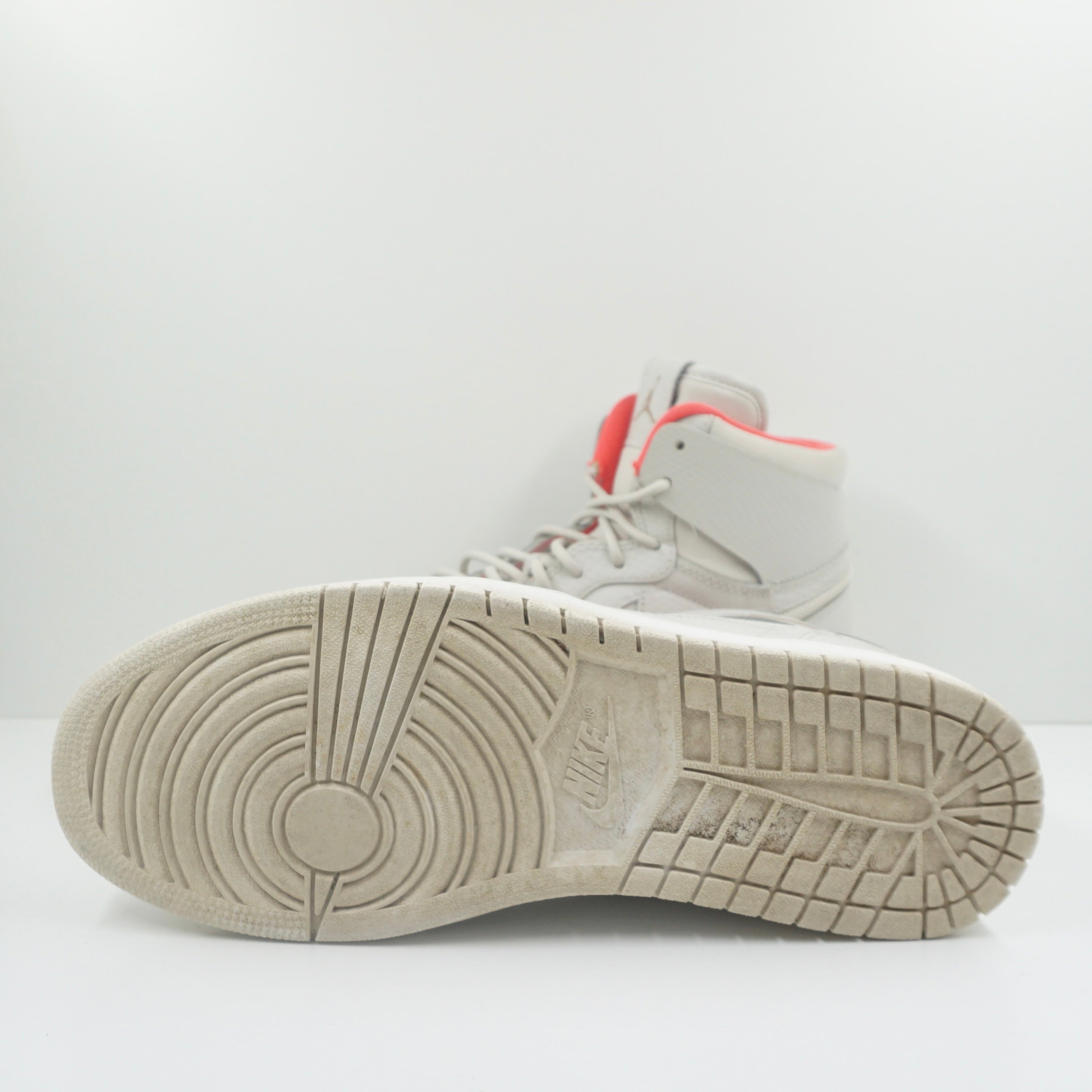 Jordan 1 Retro High Nouveau Pure Platinum Bright Crimson