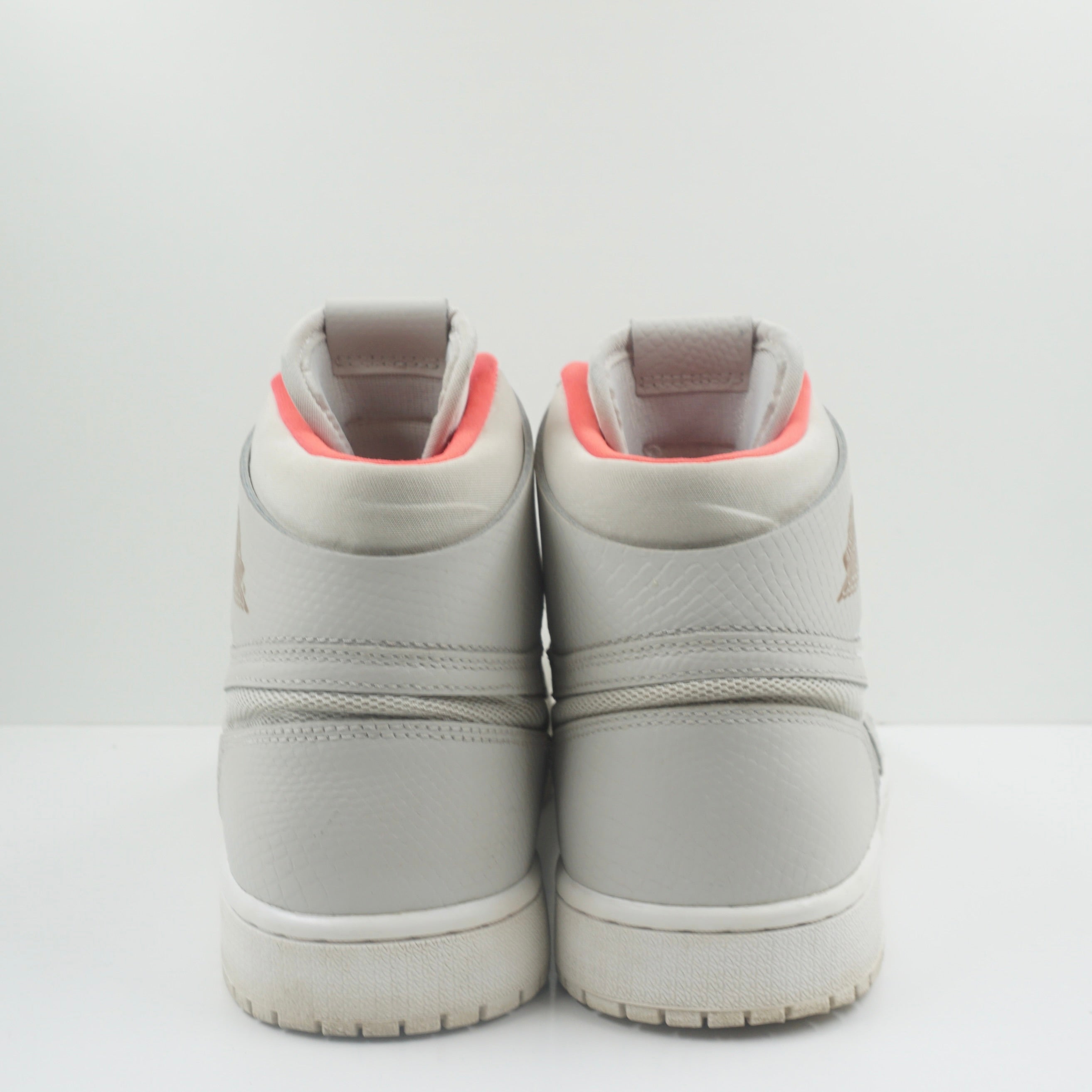 Jordan 1 Retro High Nouveau Pure Platinum Bright Crimson