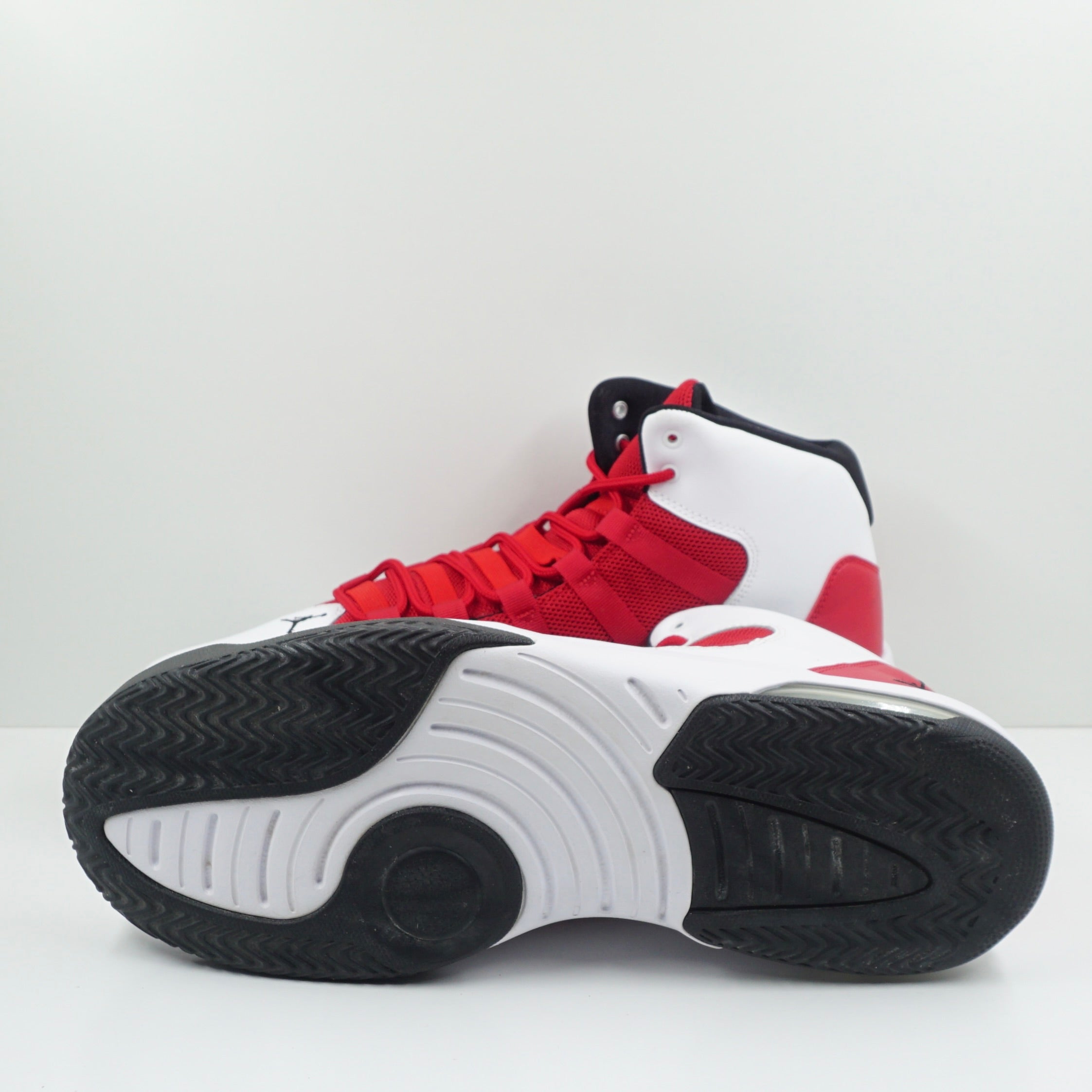 Jordan Max Aura White Gym Red