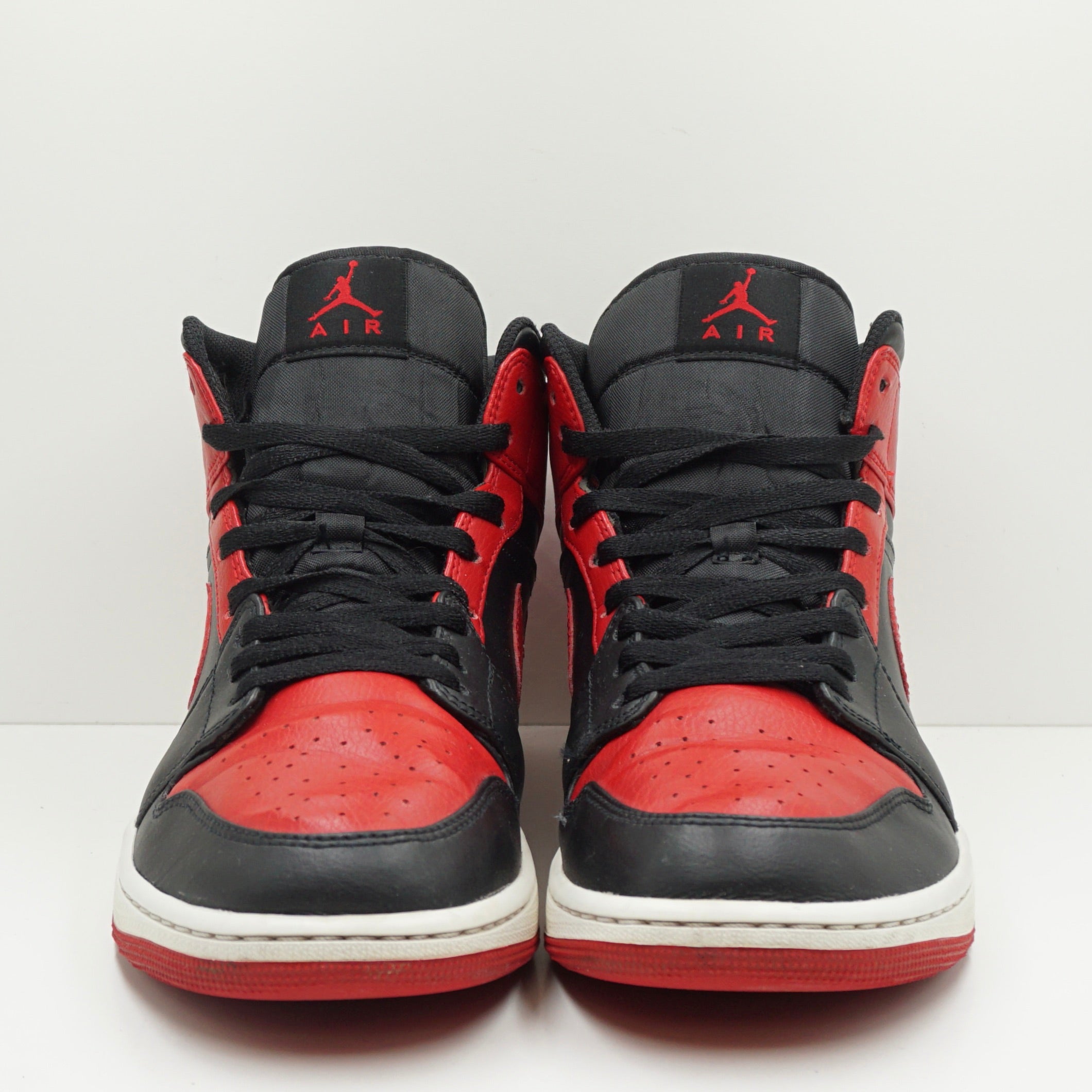 Jordan 1 Mid Bred Banned (2020)