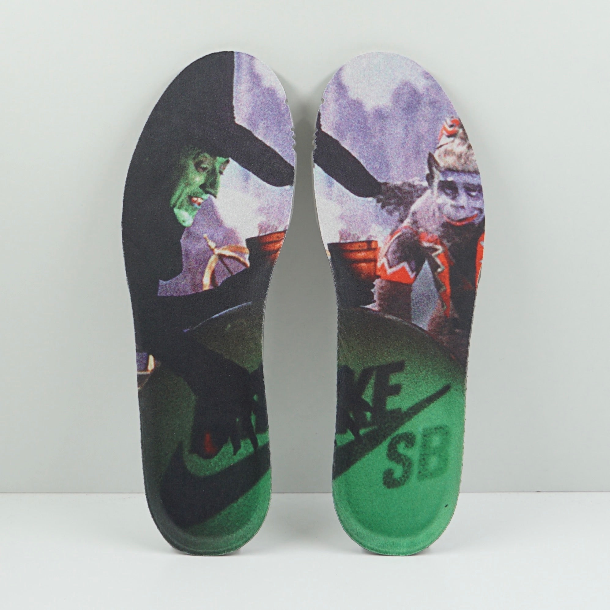 Nike SB Dunk Low The Wizard of Oz Poppy Field