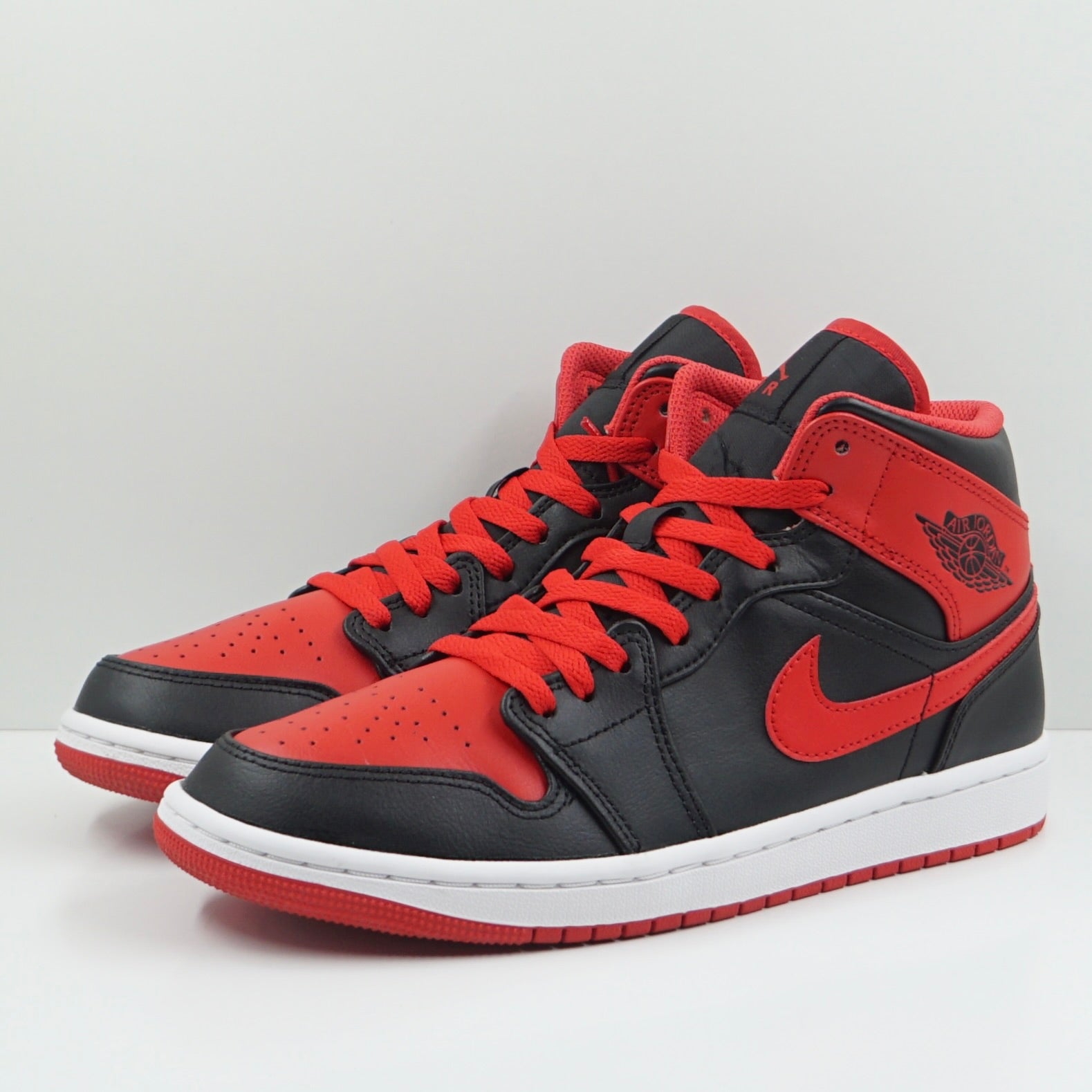 Jordan 1 Mid Alternate Bred (2022)