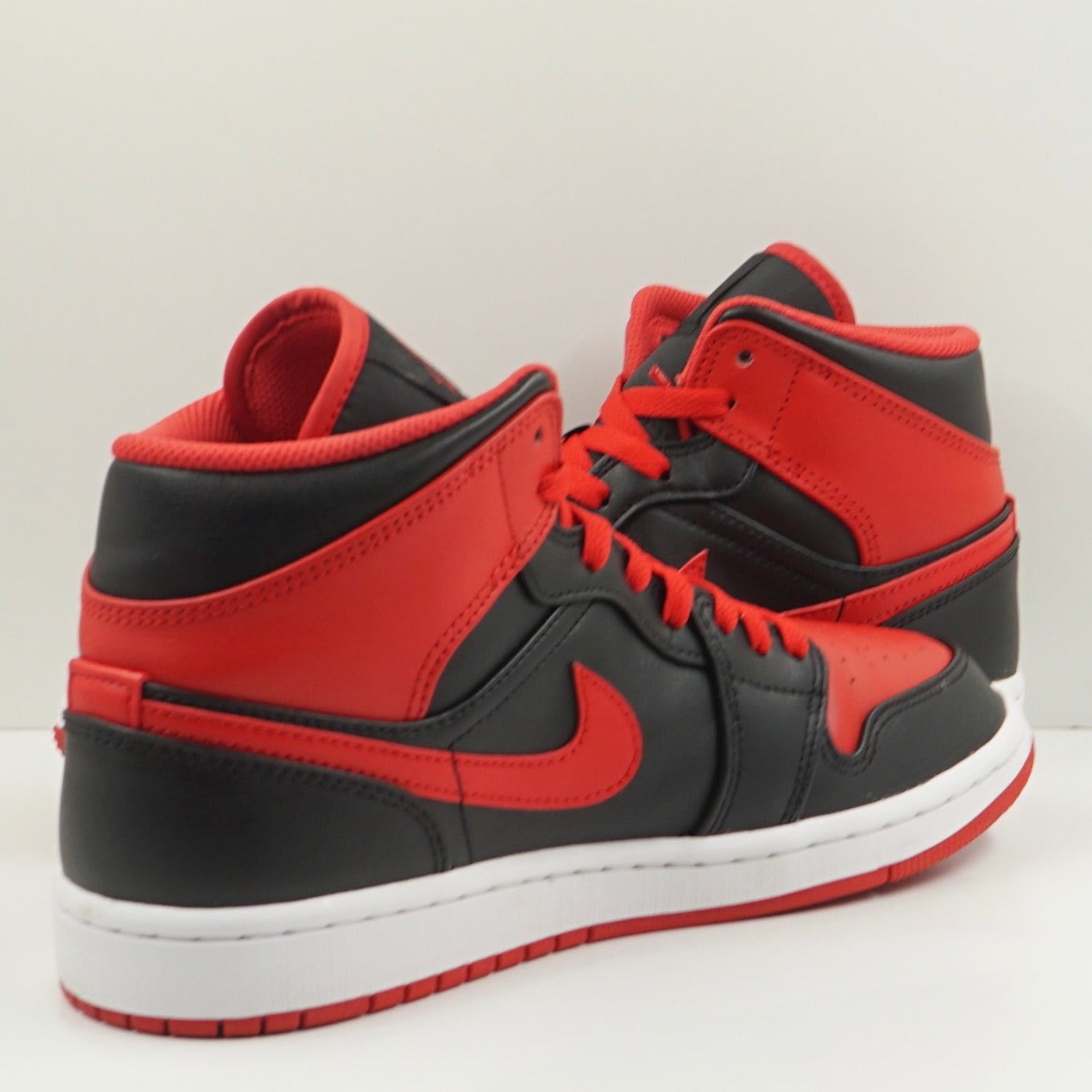 Jordan 1 Mid Alternate Bred (2022)