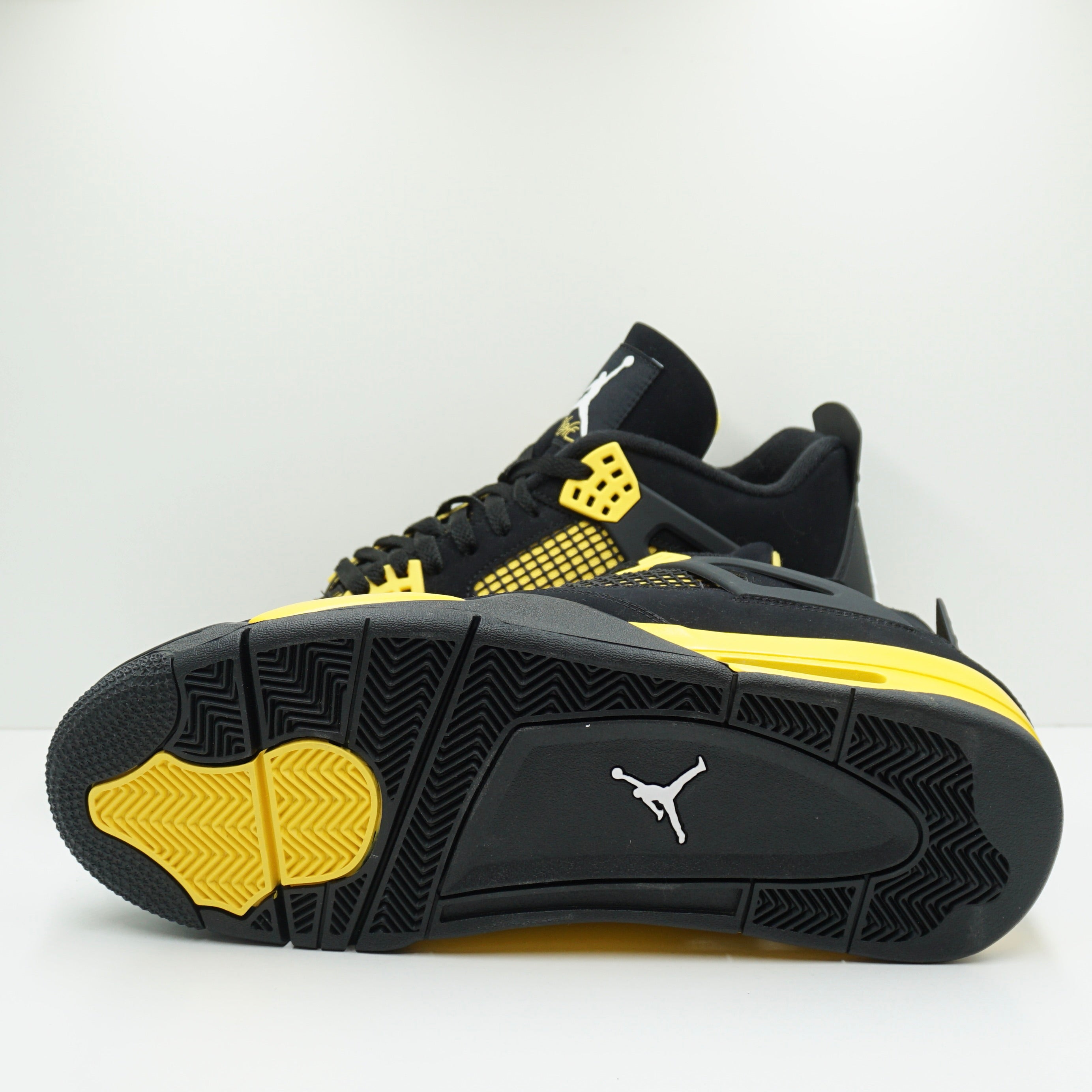 Jordan 4 Retro Thunder (2023)