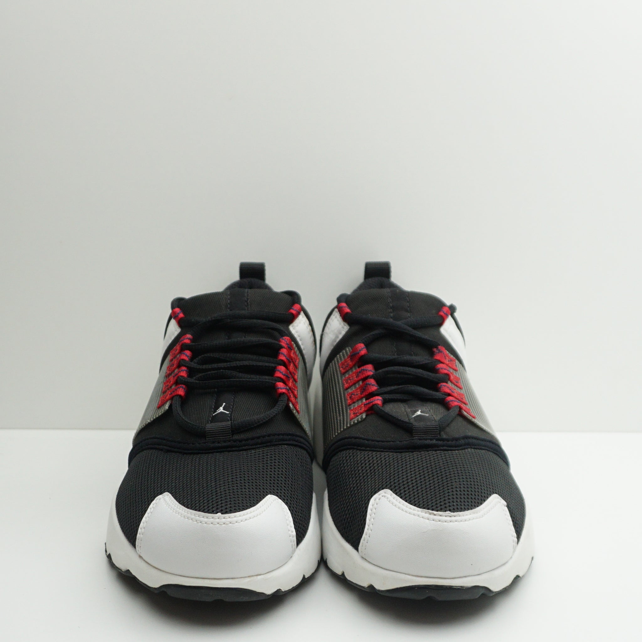 Jordan Trunner Black White (1999)