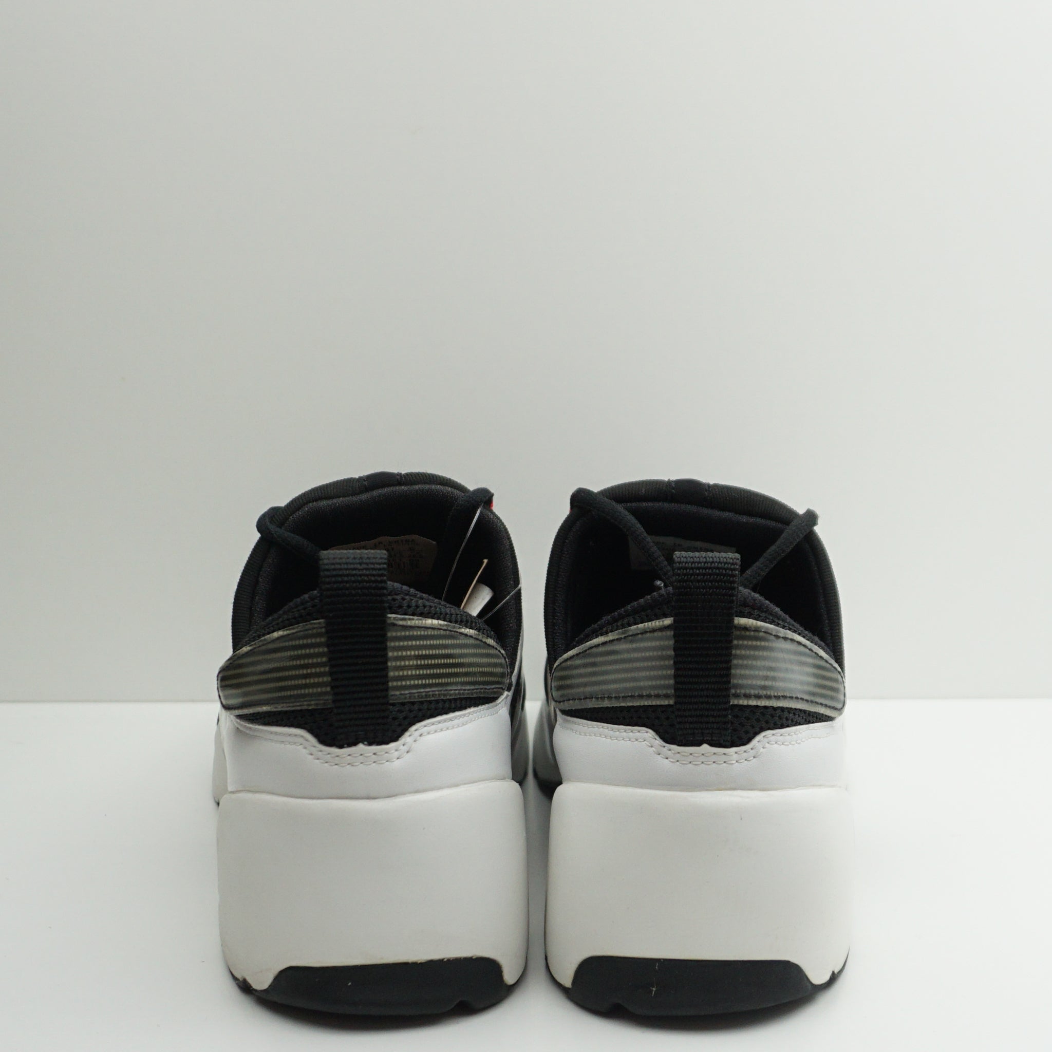 Jordan Trunner Black White (1999)