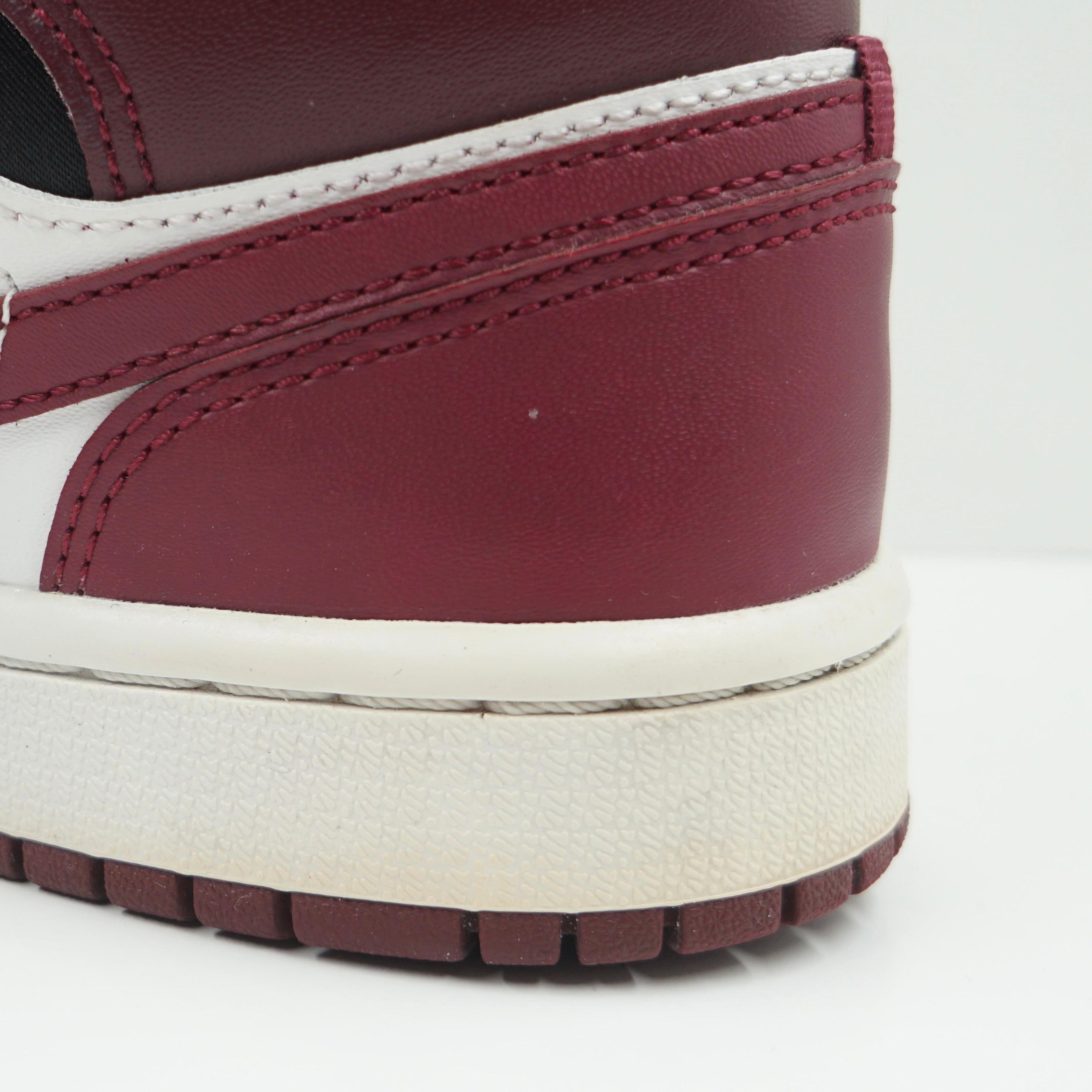 Jordan 1 Mid SE Black Dark Beetroot (W)
