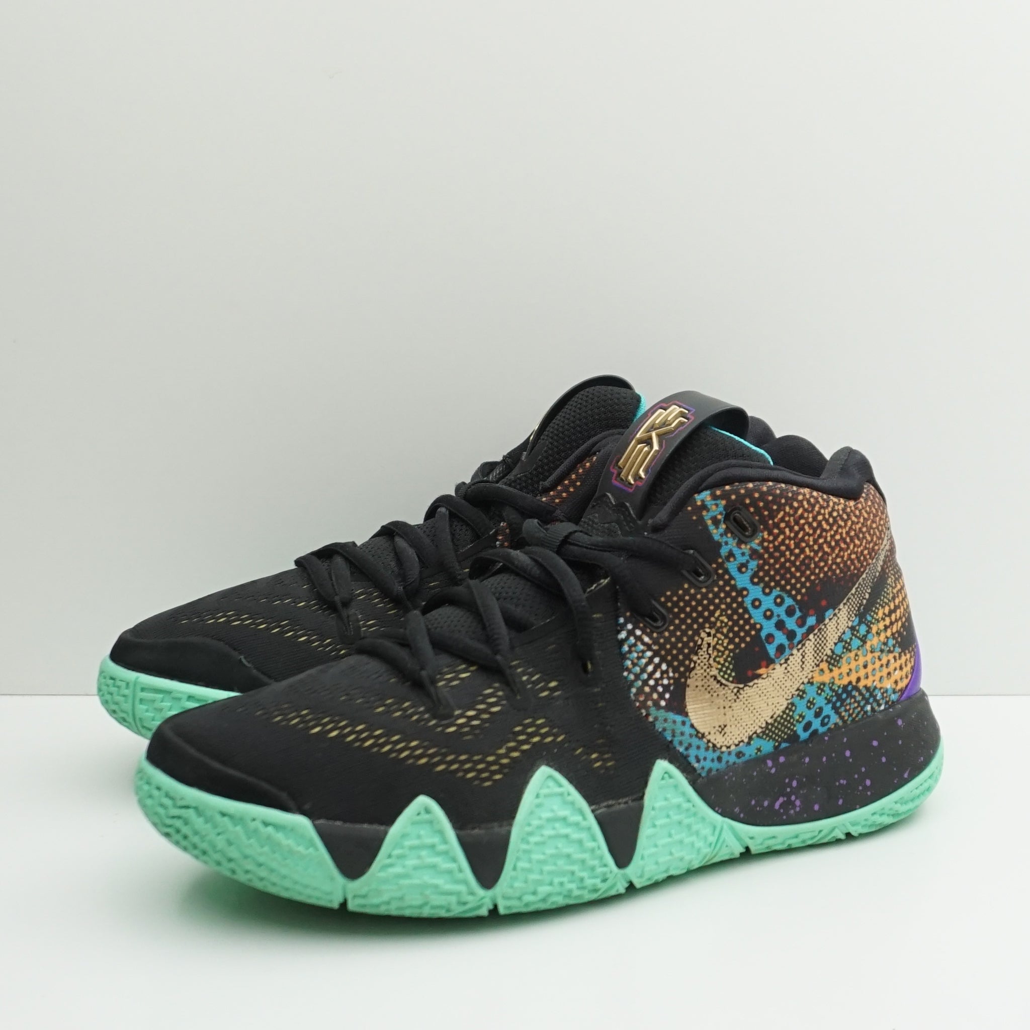 Kyrie on sale 4 mambas