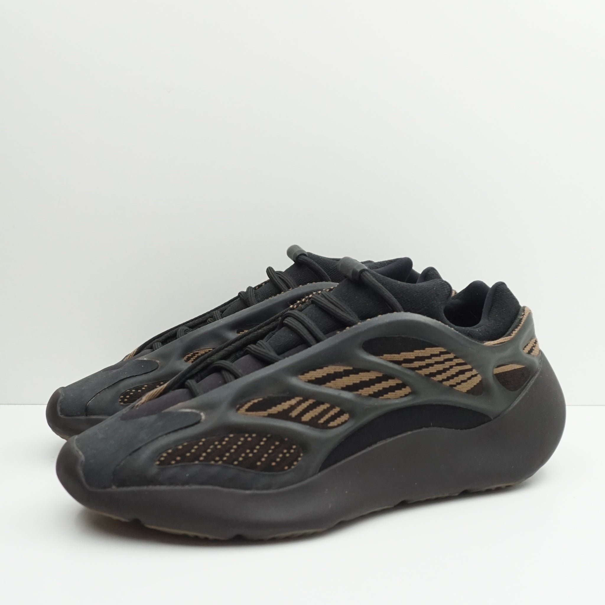 Adidas Yeezy 700 V3 Clay Brown
