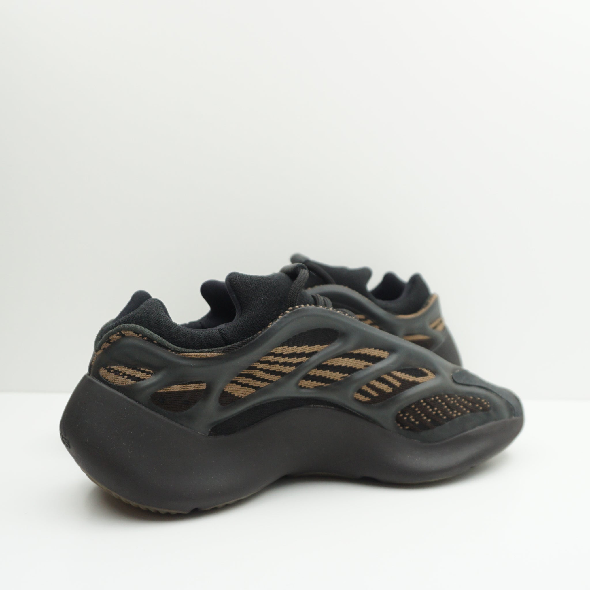Adidas Yeezy 700 V3 Clay Brown