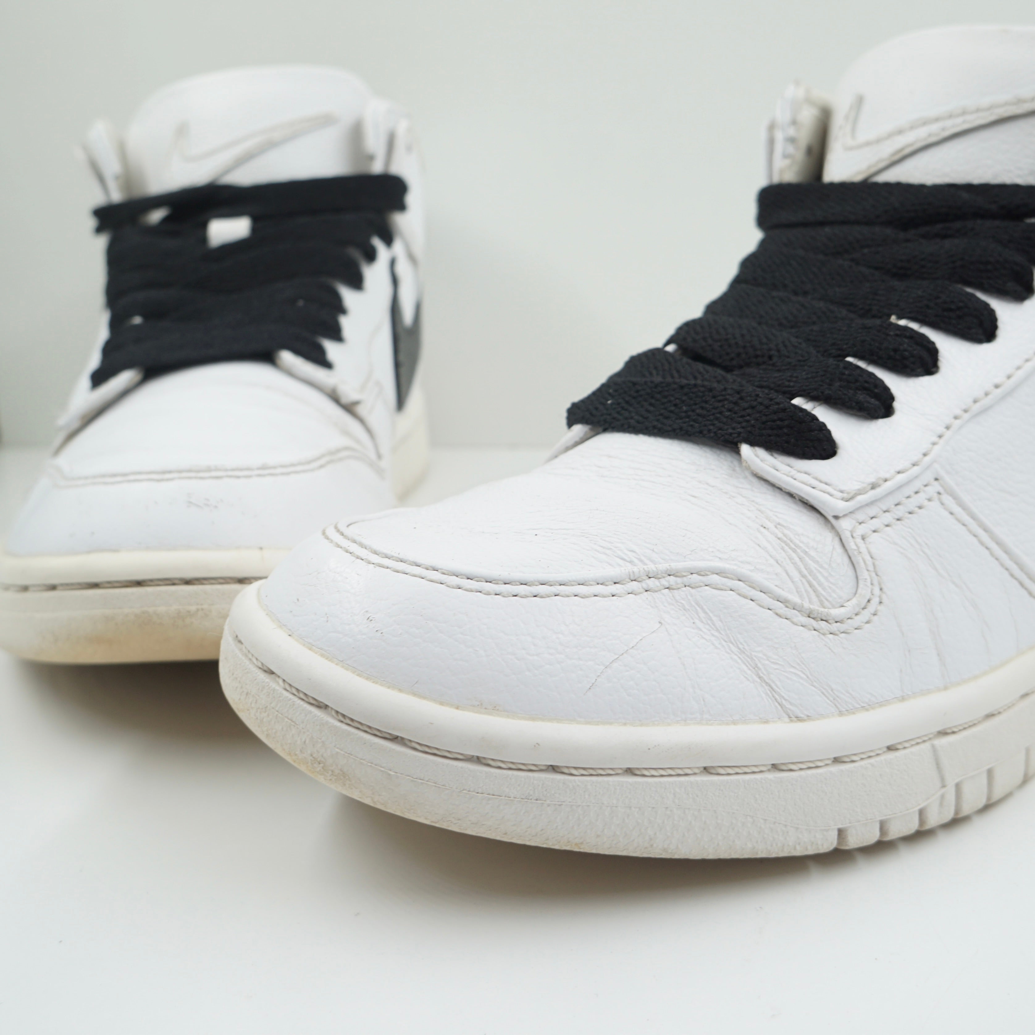 Nike Dunk Lux Chukka Riccardo Tisci White Black
