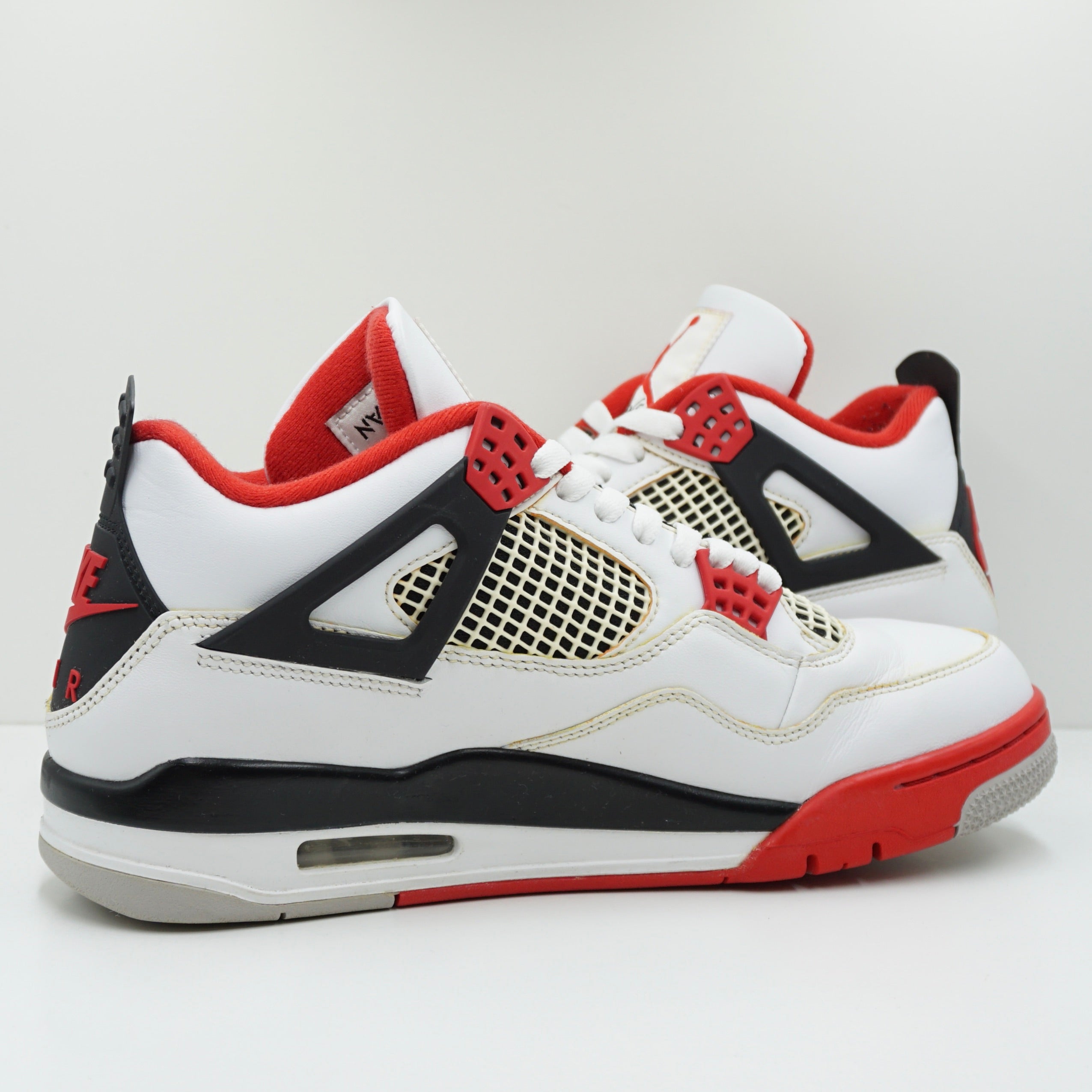 Jordan 4 Retro Fire Red (2020)