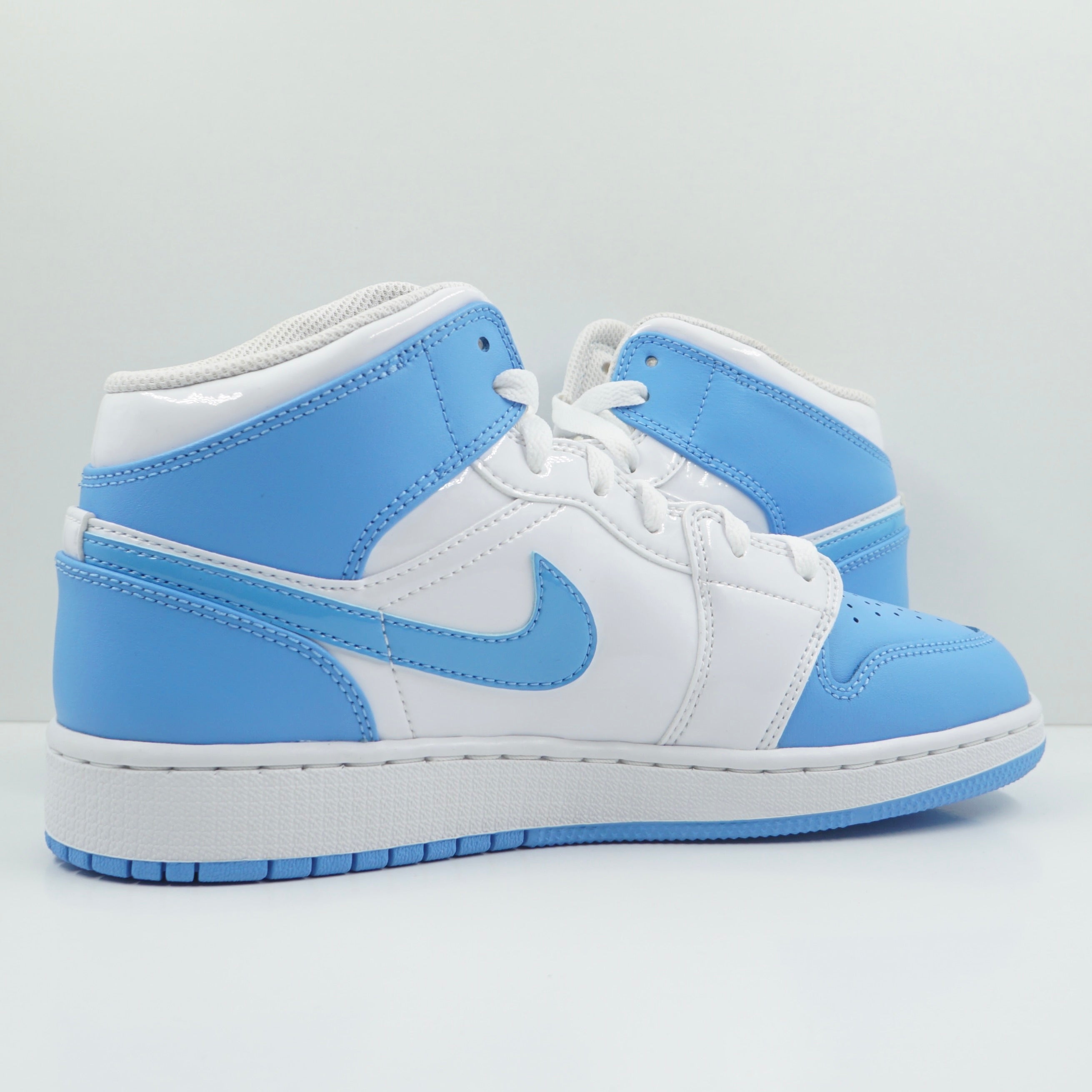 Jordan 1 Mid Sneaker School Game Winner (GS)