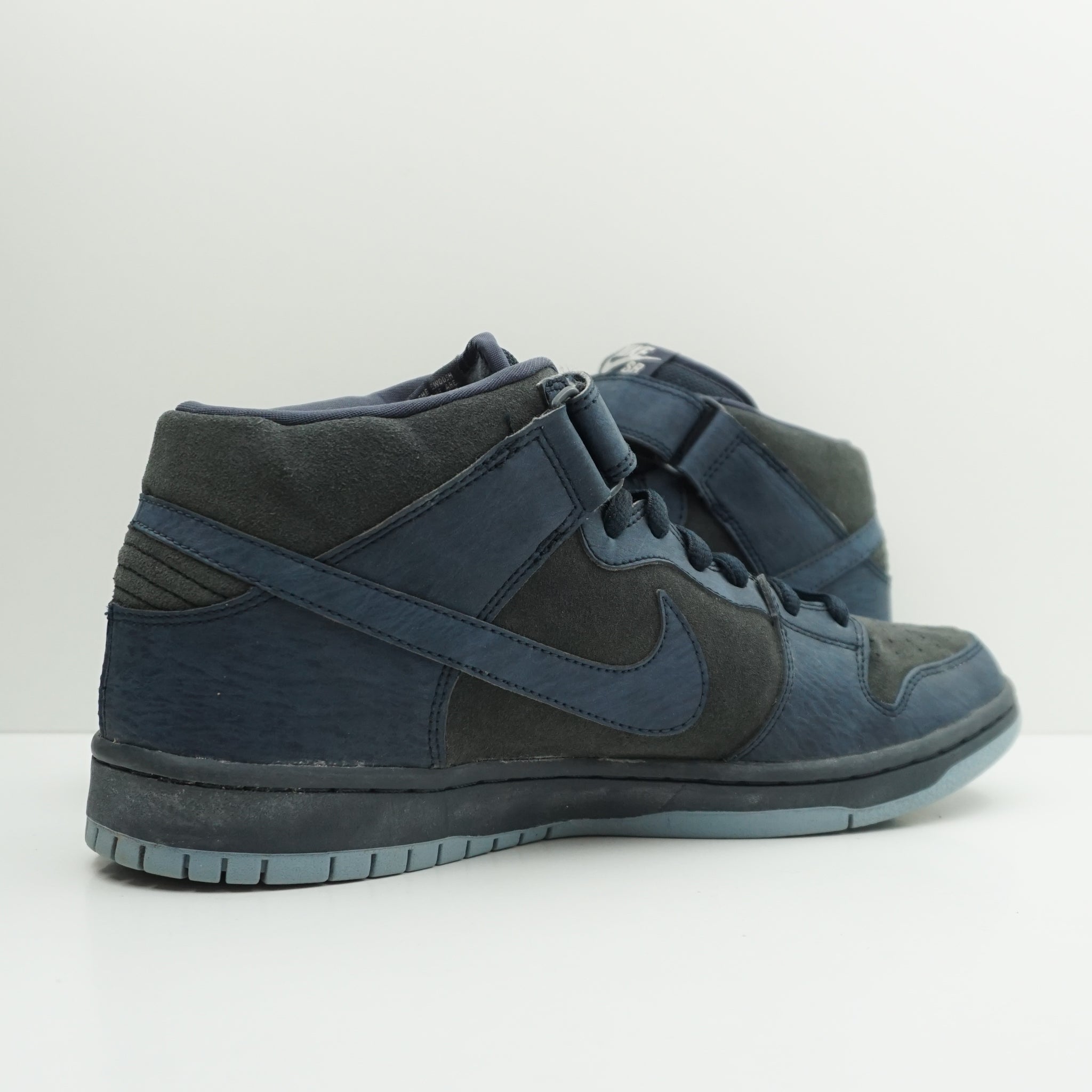 Nike SB Dunk Mid Obsidian Navy Blue