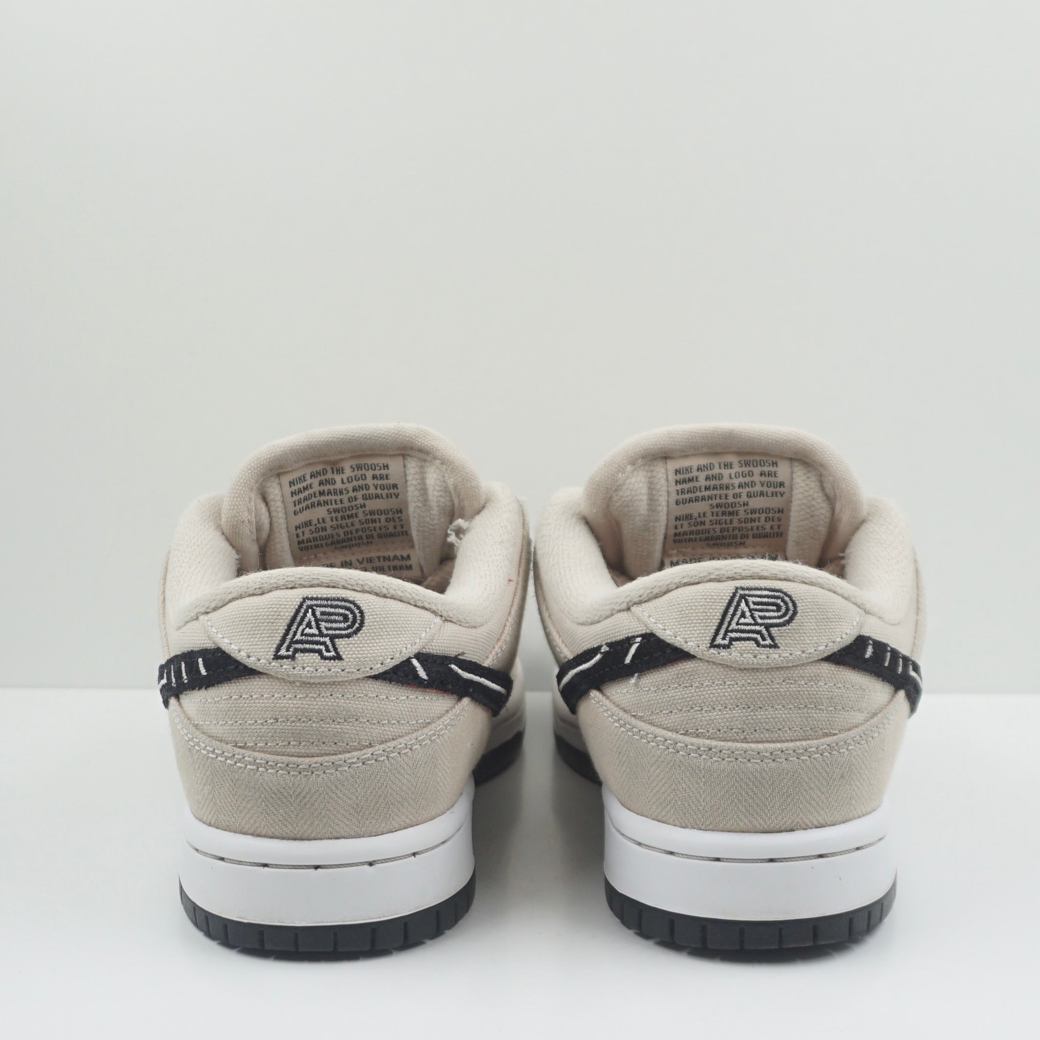 Nike SB Dunk Low Albino & Preto