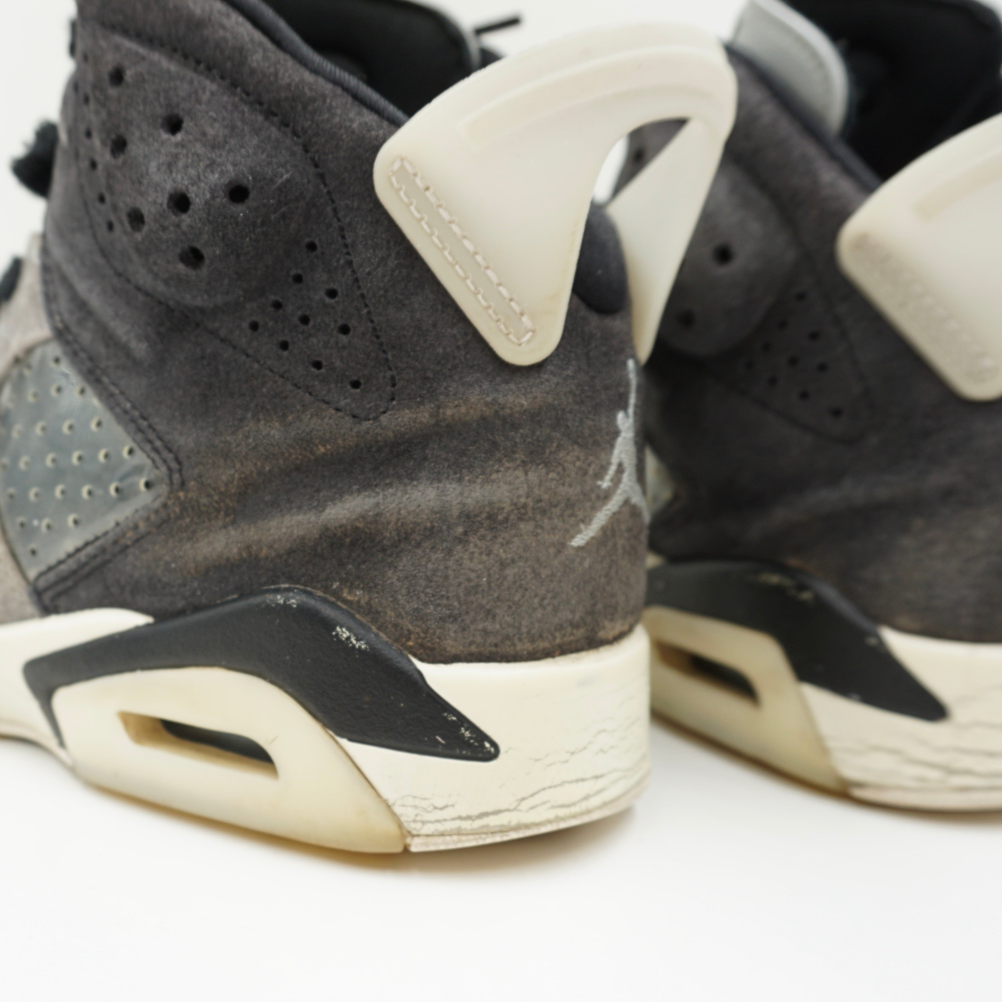 Jordan 6 Retro Tech Chrome (W)