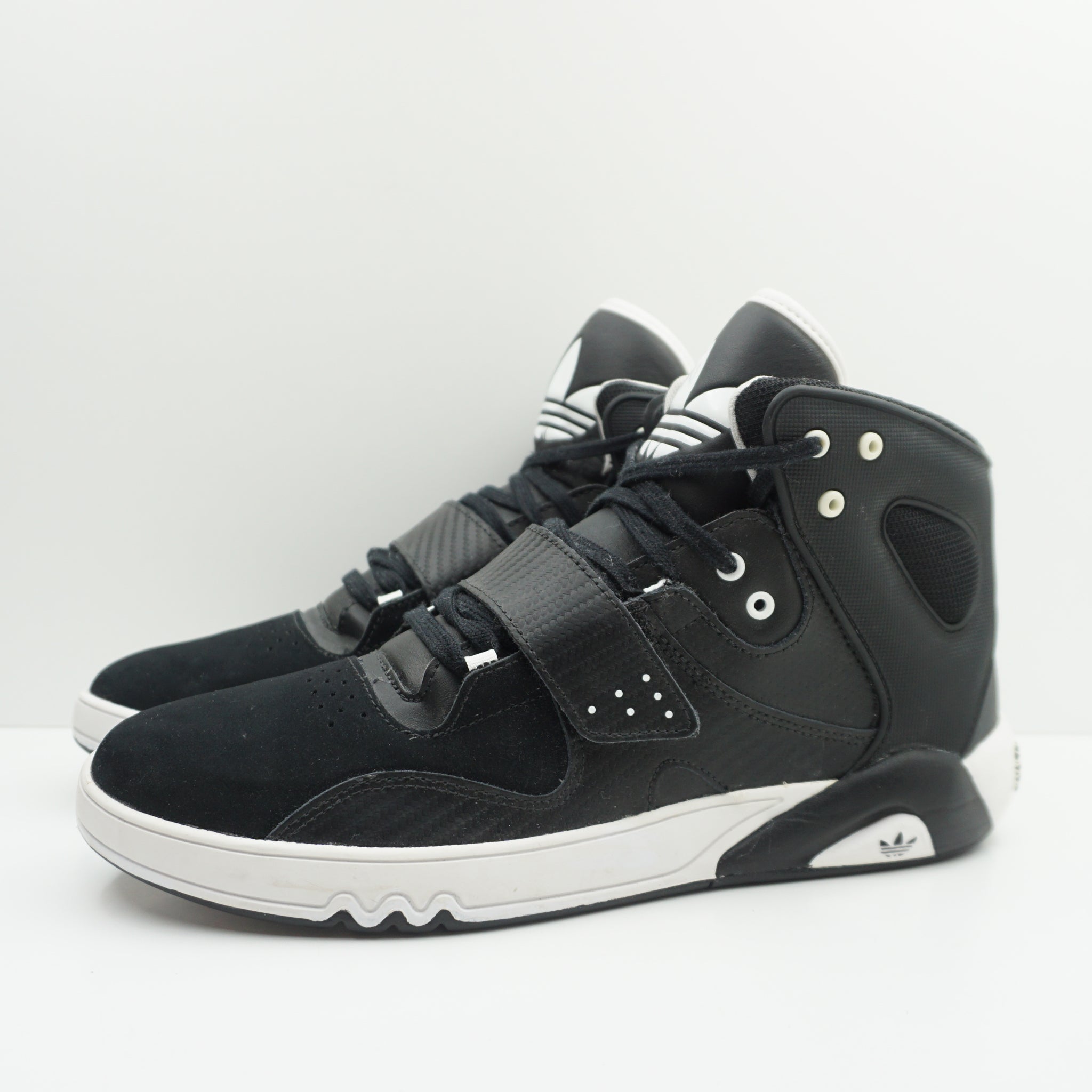 Adidas Roundhouse Mid Black White