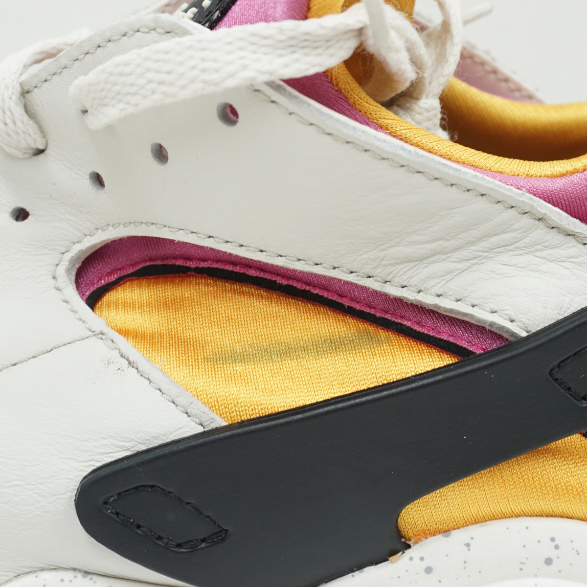 Nike Air Huarache University Gold Pink