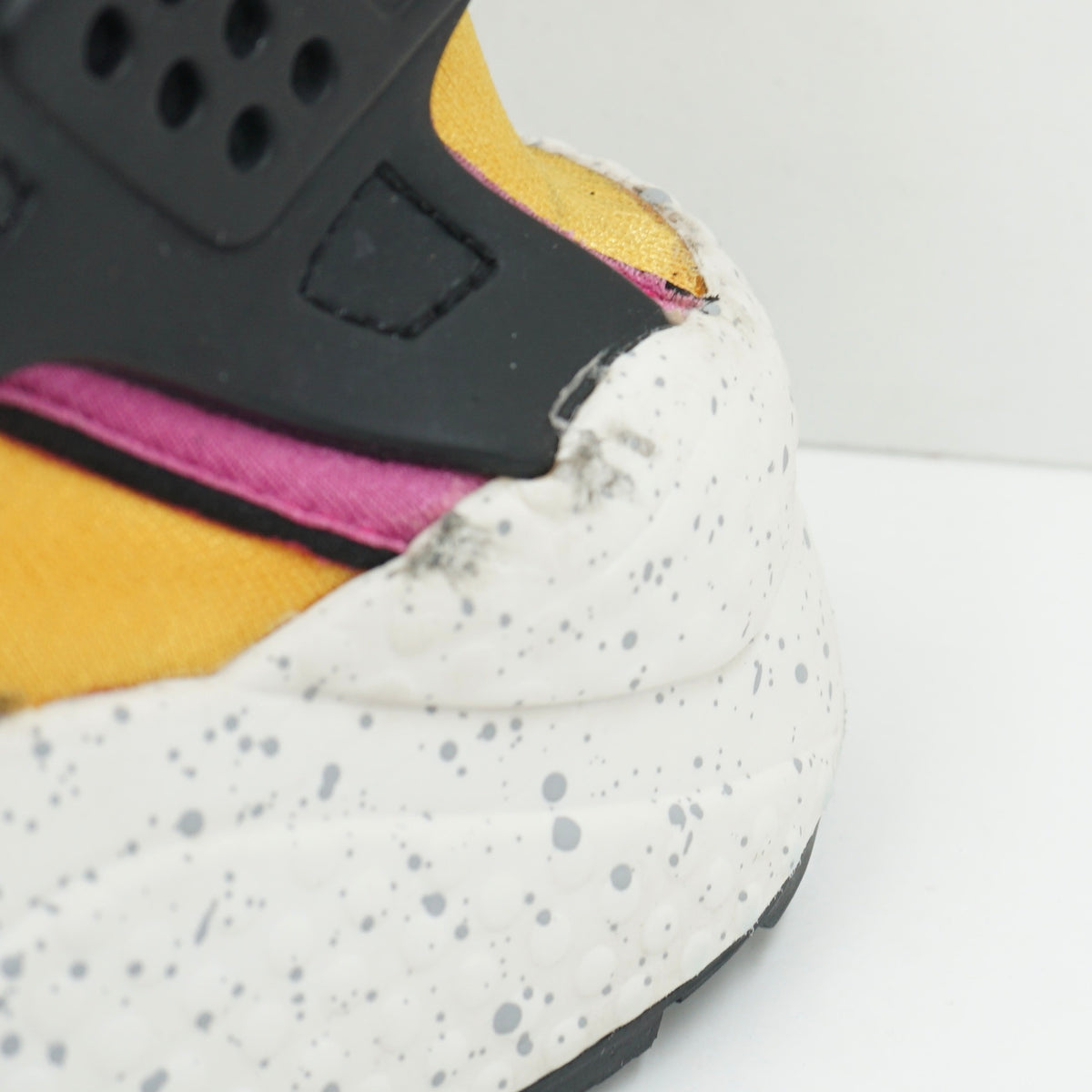 Nike Air Huarache University Gold Pink