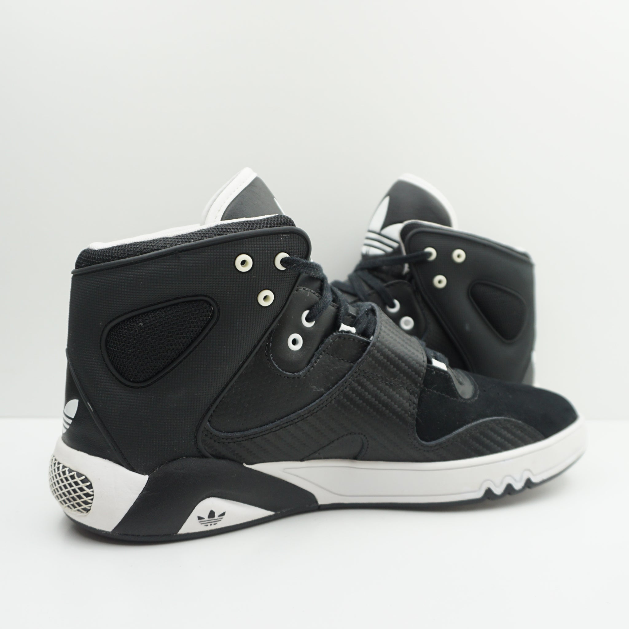 Adidas Roundhouse Mid Black White