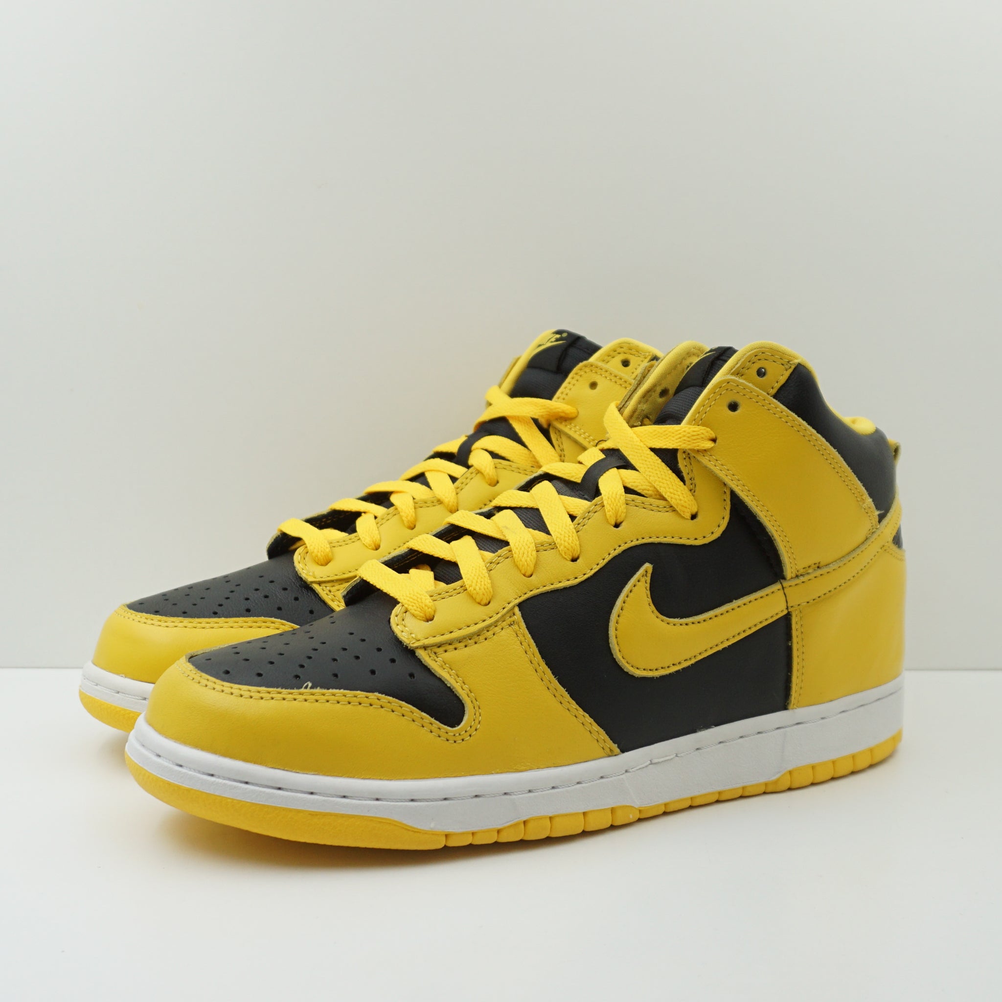 Nike Dunk High Black Varsity Maize (Asphaltgold Release)
