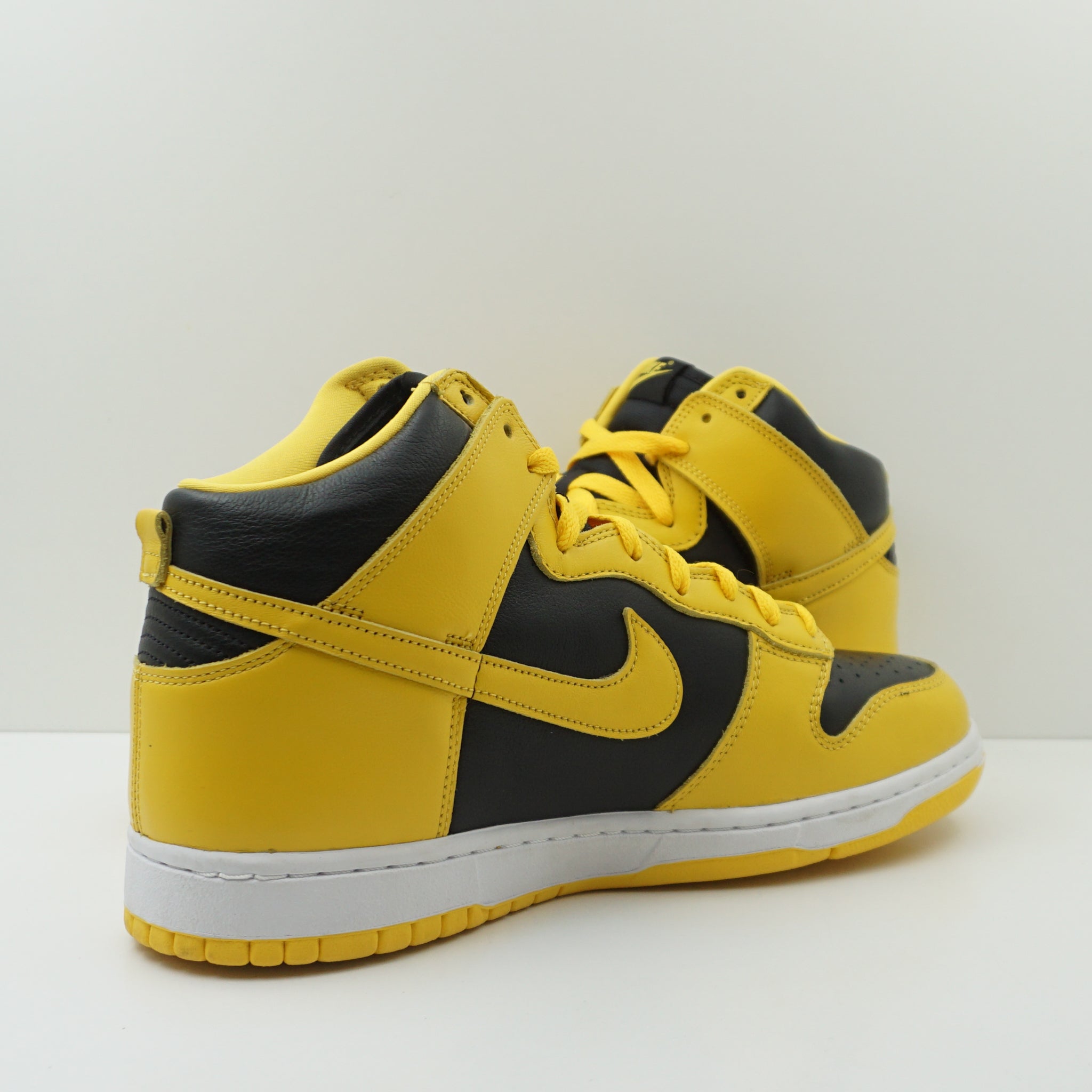 Nike Dunk High Black Varsity Maize (Asphaltgold Release)