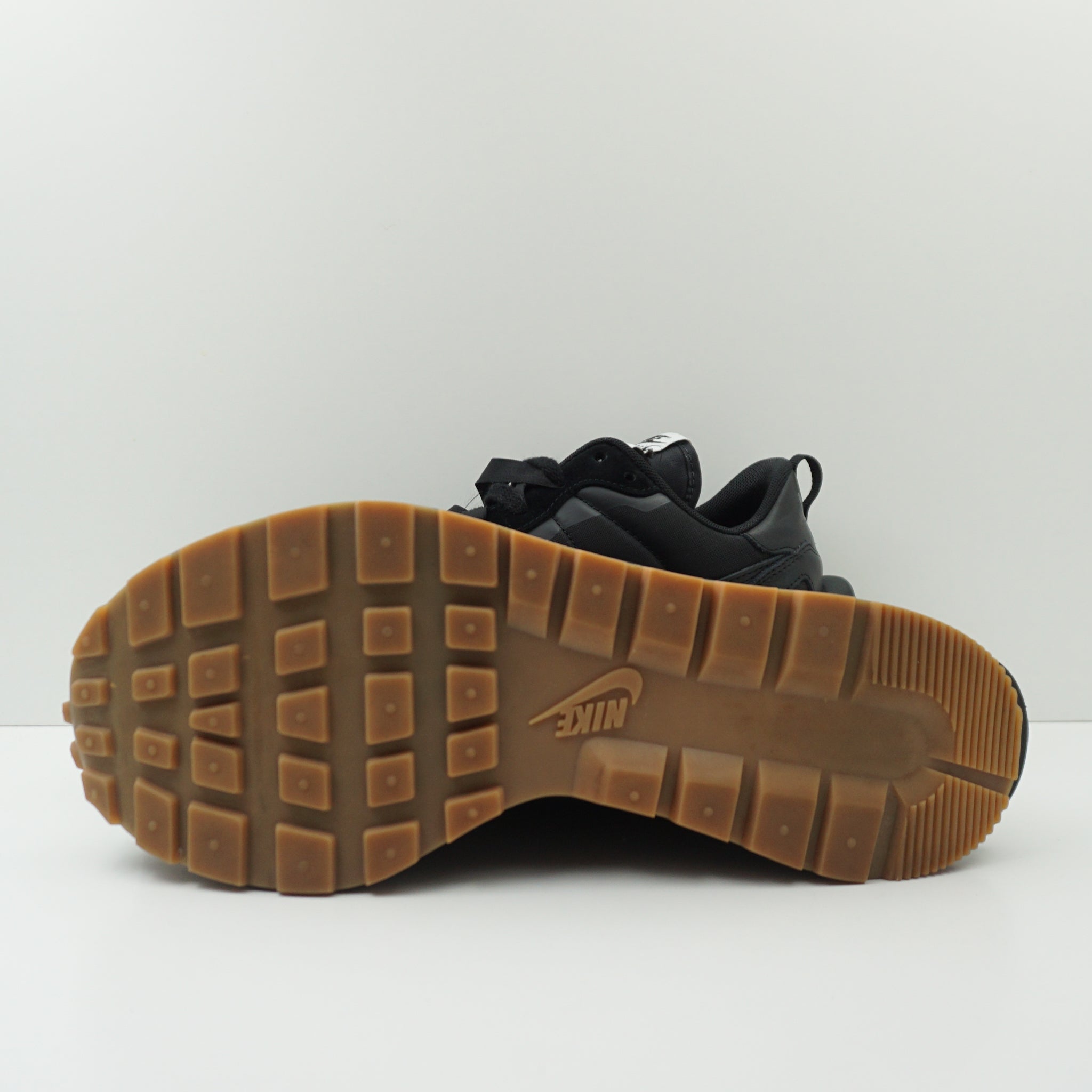 Nike Vaporwaffle Sacai Black Gum