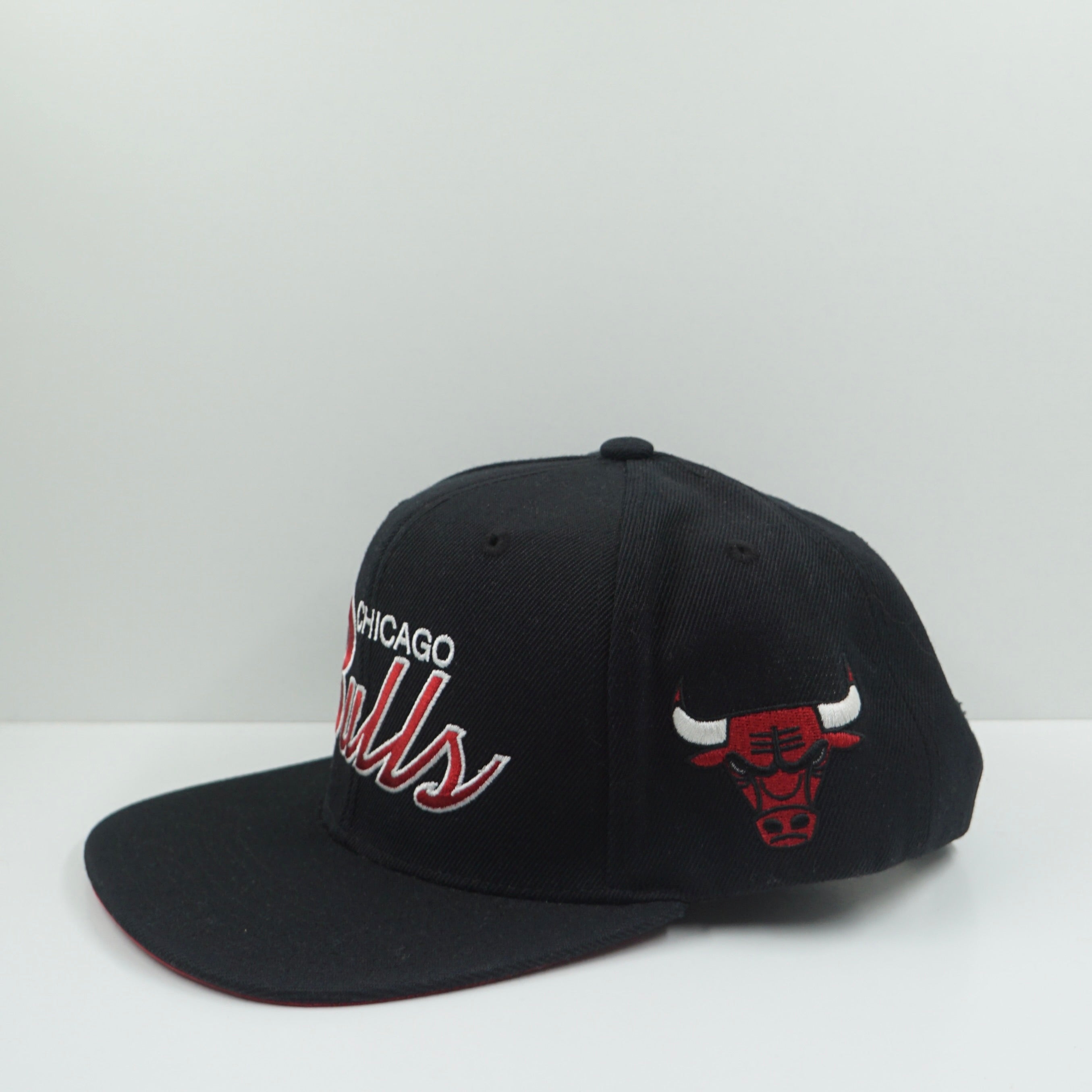 Mitchell & Ness Chicago Bulls Team Script Black Red Snapback Cap