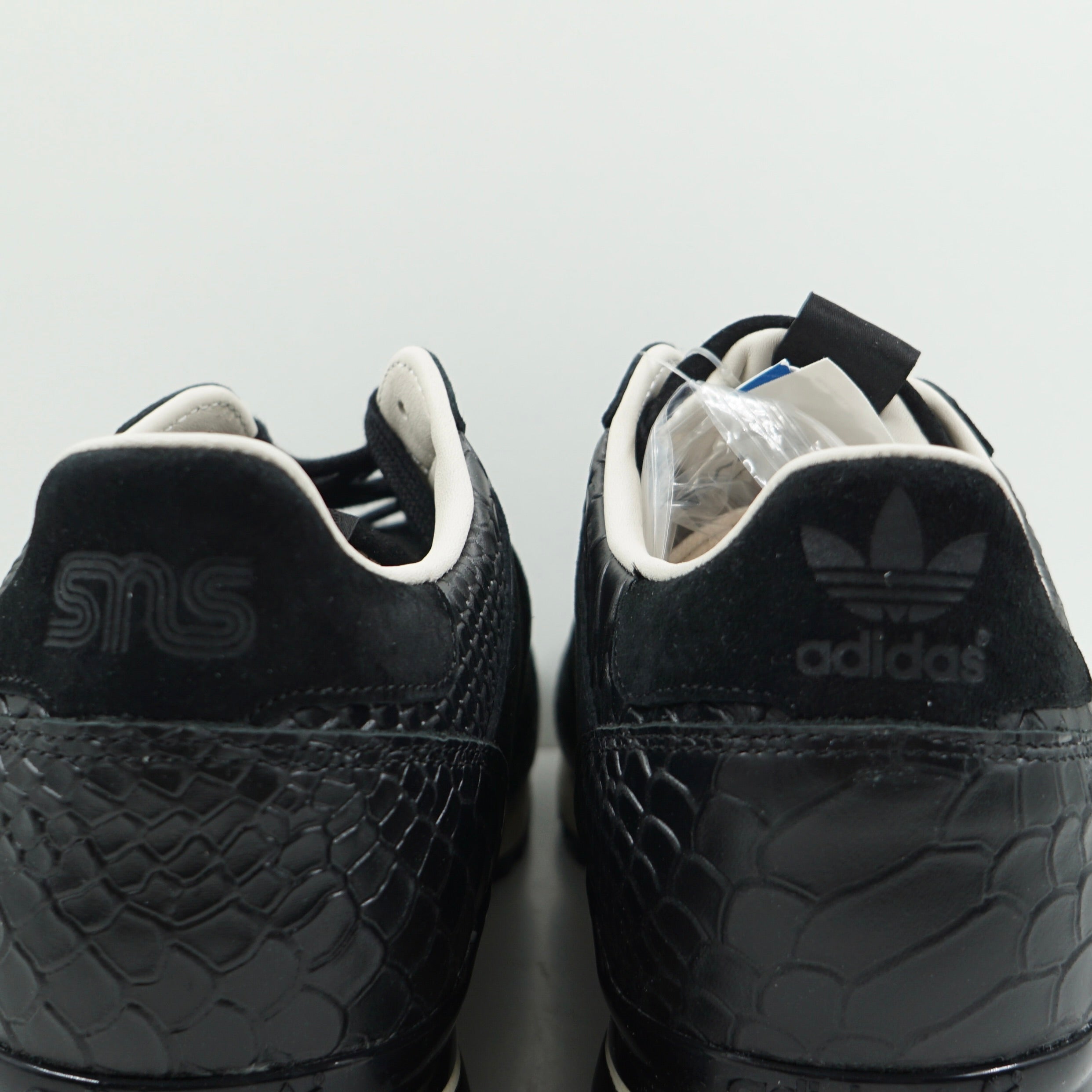 Adidas Consortium x Sneakersnstuff ZX 700 (W)