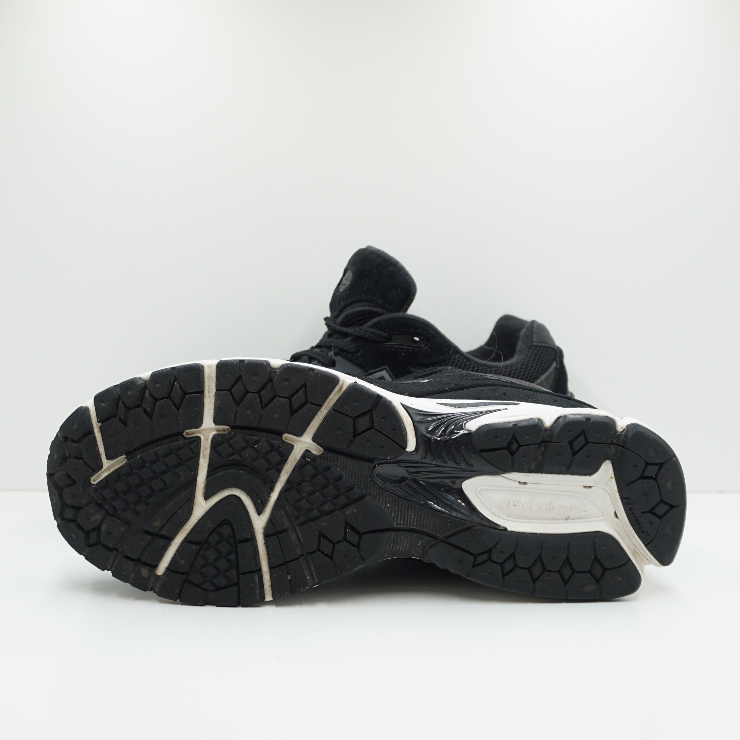 New Balance 2002R Black Gunmetal
