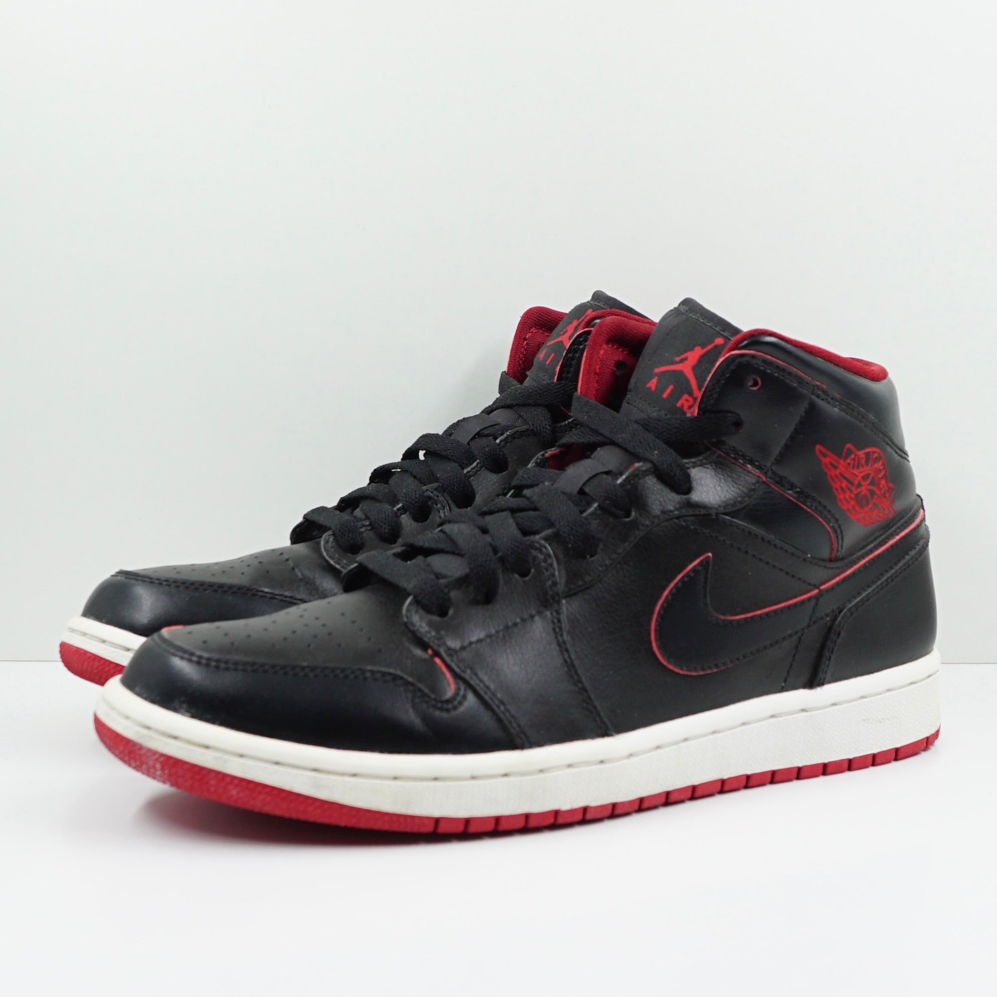 Jordan 1 Retro Mid Black Red White