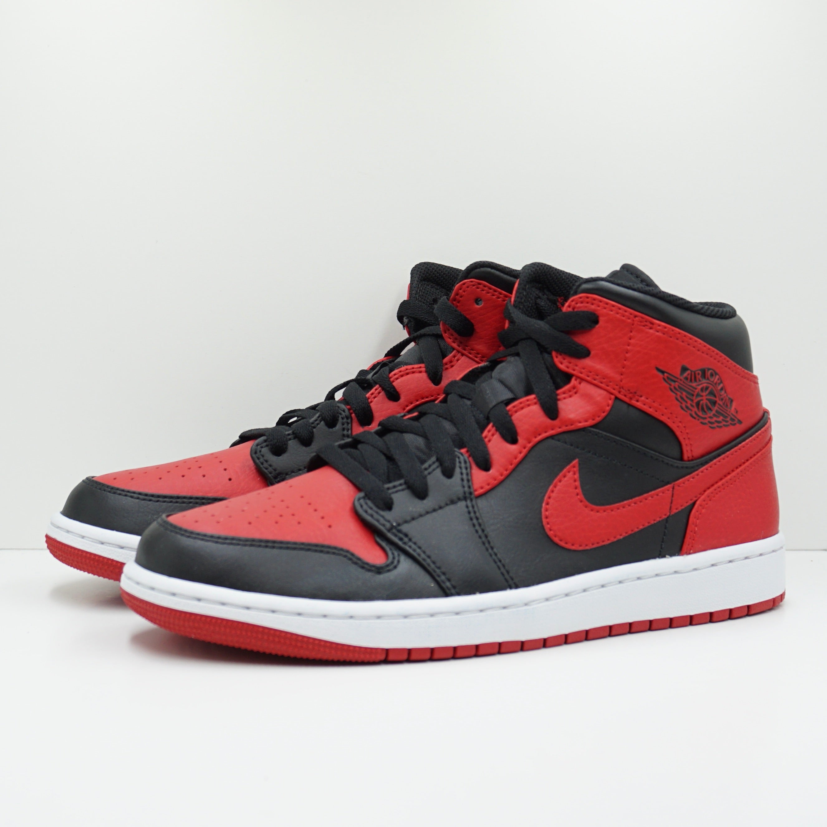 Jordan 1 Mid Bred Banned (2020)