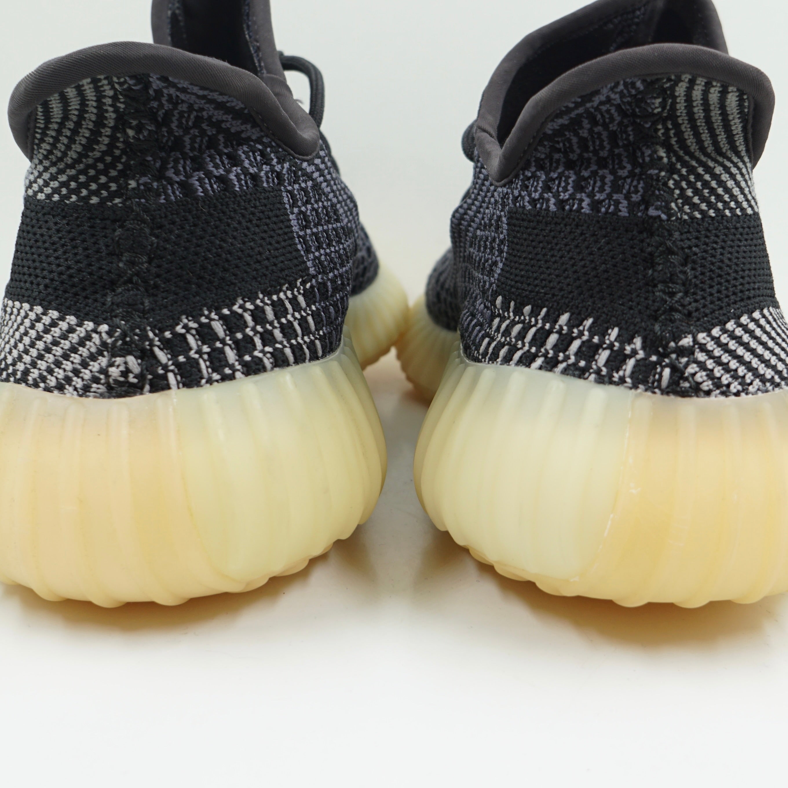 Adidas Yeezy Boost 350 V2 Carbon
